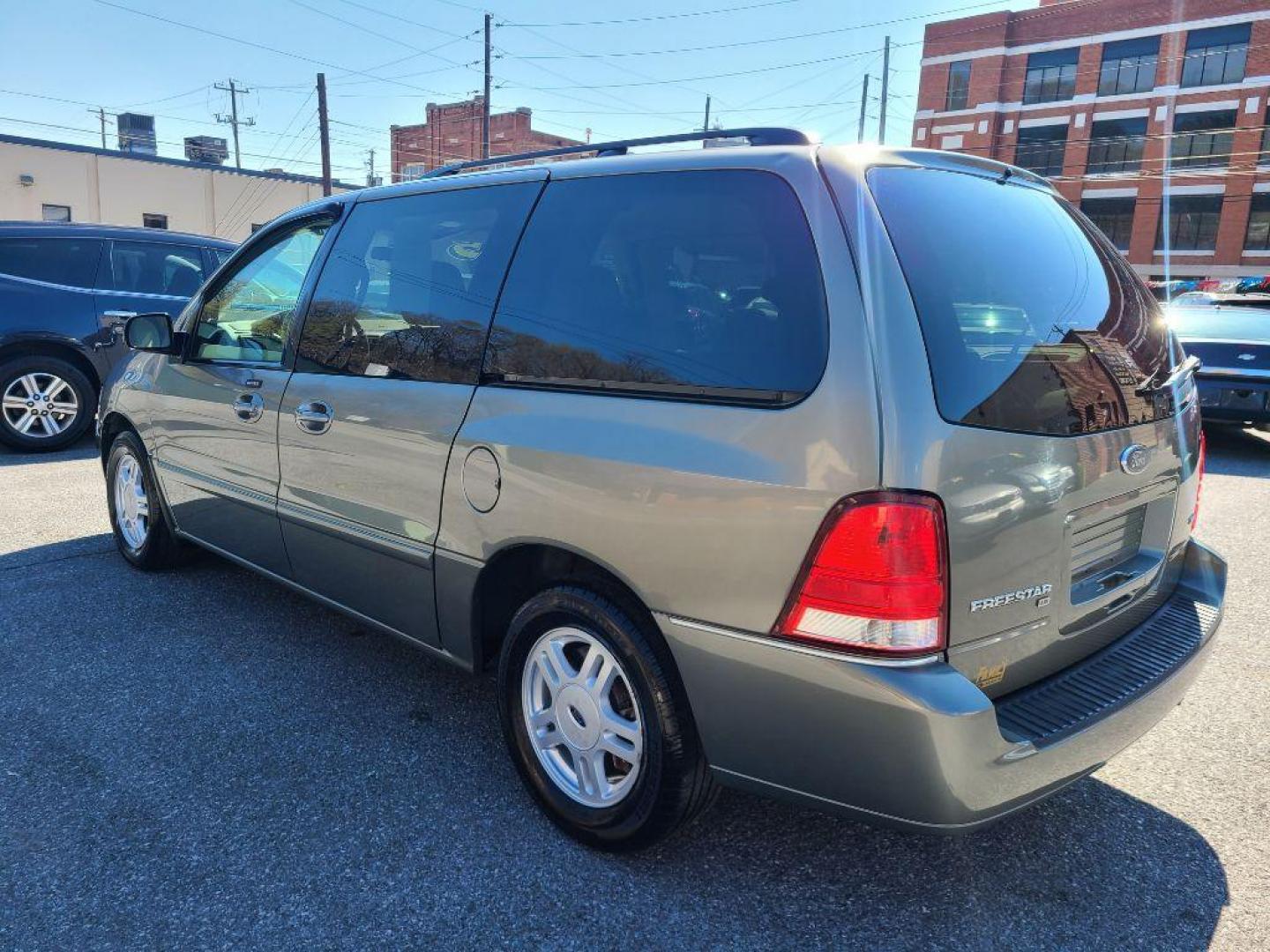 2005 GREEN FORD FREESTAR SEL (2FMZA52295B) with an 4.2L engine, Automatic transmission, located at 117 North Cameron Street, Harrisburg, PA, 17101, (717) 963-8962, 40.267021, -76.875351 - WE FINANCE!!! Good Credit/ Bad Credit/ No Credit - ALL Trade-Ins Welcomed!!! ***Guaranteed Credit Approval*** APPLY ONLINE or CALL us TODAY ;) Internet Prices and Marketplace Prices are SPECIAL discounted ***CASH DEALS*** Retail Prices are higher. Please call us to discuss your cash and finan - Photo#1