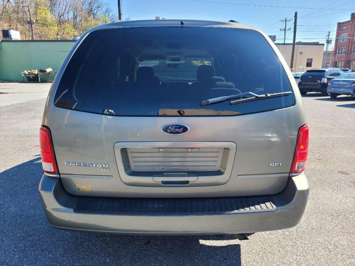 2005 GREEN FORD FREESTAR SEL (2FMZA52295B) with an 4.2L engine, Automatic transmission, located at 117 North Cameron Street, Harrisburg, PA, 17101, (717) 963-8962, 40.267021, -76.875351 - WE FINANCE!!! Good Credit/ Bad Credit/ No Credit - ALL Trade-Ins Welcomed!!! ***Guaranteed Credit Approval*** APPLY ONLINE or CALL us TODAY ;) Internet Prices and Marketplace Prices are SPECIAL discounted ***CASH DEALS*** Retail Prices are higher. Please call us to discuss your cash and finan - Photo#2