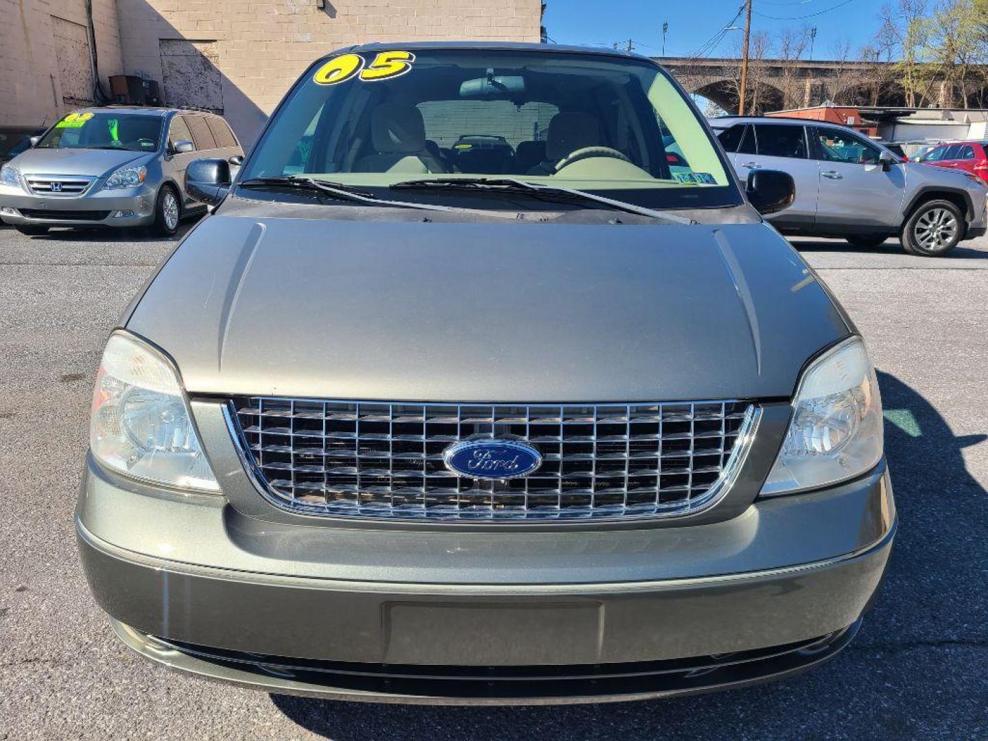 2005 GREEN FORD FREESTAR SEL (2FMZA52295B) with an 4.2L engine, Automatic transmission, located at 117 North Cameron Street, Harrisburg, PA, 17101, (717) 963-8962, 40.267021, -76.875351 - WE FINANCE!!! Good Credit/ Bad Credit/ No Credit - ALL Trade-Ins Welcomed!!! ***Guaranteed Credit Approval*** APPLY ONLINE or CALL us TODAY ;) Internet Prices and Marketplace Prices are SPECIAL discounted ***CASH DEALS*** Retail Prices are higher. Please call us to discuss your cash and finan - Photo#7