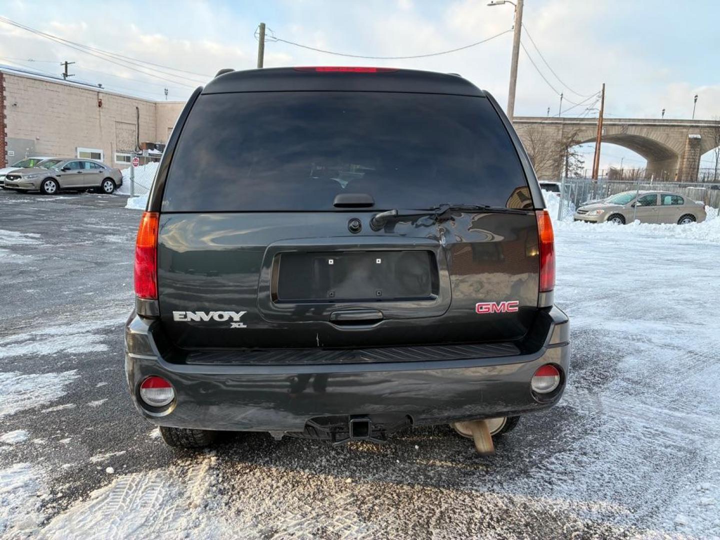 2005 BLACK GMC ENVOY XL SLE (1GKET16S056) with an 4.2L engine, Automatic transmission, located at 117 North Cameron Street, Harrisburg, PA, 17101, (717) 963-8962, 40.267021, -76.875351 - WE FINANCE!!! Good Credit/ Bad Credit/ No Credit - ALL Trade-Ins Welcomed!!! ***Guaranteed Credit Approval*** APPLY ONLINE or CALL us TODAY ;) Please call us to discuss your cash and financing options. - Photo#3