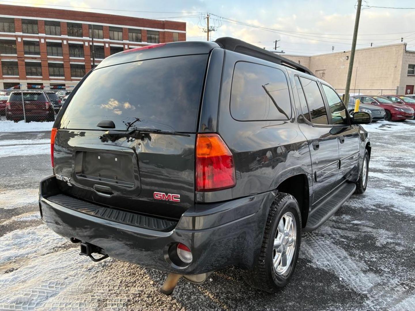 2005 BLACK GMC ENVOY XL SLE (1GKET16S056) with an 4.2L engine, Automatic transmission, located at 117 North Cameron Street, Harrisburg, PA, 17101, (717) 963-8962, 40.267021, -76.875351 - WE FINANCE!!! Good Credit/ Bad Credit/ No Credit - ALL Trade-Ins Welcomed!!! ***Guaranteed Credit Approval*** APPLY ONLINE or CALL us TODAY ;) Please call us to discuss your cash and financing options. - Photo#4