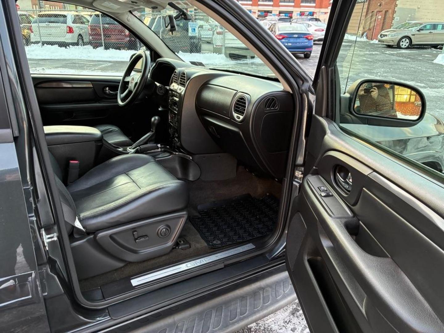 2005 BLACK GMC ENVOY XL SLE (1GKET16S056) with an 4.2L engine, Automatic transmission, located at 117 North Cameron Street, Harrisburg, PA, 17101, (717) 963-8962, 40.267021, -76.875351 - WE FINANCE!!! Good Credit/ Bad Credit/ No Credit - ALL Trade-Ins Welcomed!!! ***Guaranteed Credit Approval*** APPLY ONLINE or CALL us TODAY ;) Please call us to discuss your cash and financing options. - Photo#9