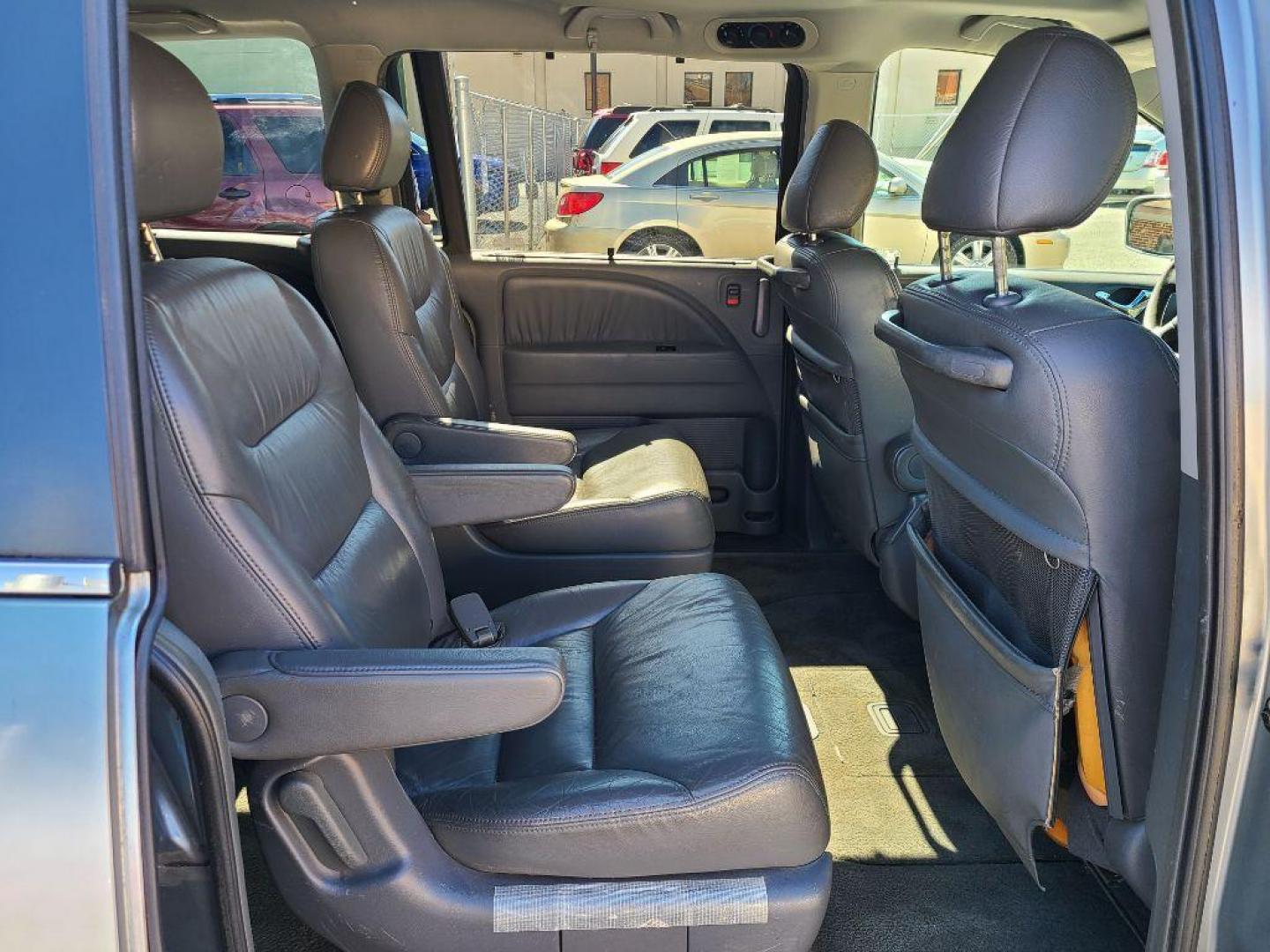 2005 SILVER HONDA ODYSSEY EXL (5FNRL386X5B) with an 3.5L engine, Automatic transmission, located at 117 North Cameron Street, Harrisburg, PA, 17101, (717) 963-8962, 40.267021, -76.875351 - WE FINANCE!!! Good Credit/ Bad Credit/ No Credit - ALL Trade-Ins Welcomed!!! ***Guaranteed Credit Approval*** APPLY ONLINE or CALL us TODAY ;) Internet Prices and Marketplace Prices are SPECIAL discounted ***CASH DEALS*** Retail Prices are higher. Please call us to discuss your cash and finan - Photo#11