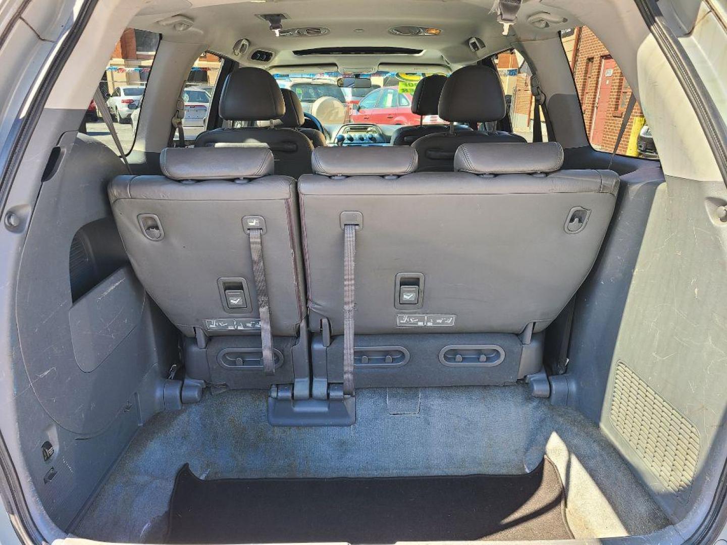 2005 SILVER HONDA ODYSSEY EXL (5FNRL386X5B) with an 3.5L engine, Automatic transmission, located at 117 North Cameron Street, Harrisburg, PA, 17101, (717) 963-8962, 40.267021, -76.875351 - WE FINANCE!!! Good Credit/ Bad Credit/ No Credit - ALL Trade-Ins Welcomed!!! ***Guaranteed Credit Approval*** APPLY ONLINE or CALL us TODAY ;) Internet Prices and Marketplace Prices are SPECIAL discounted ***CASH DEALS*** Retail Prices are higher. Please call us to discuss your cash and finan - Photo#14