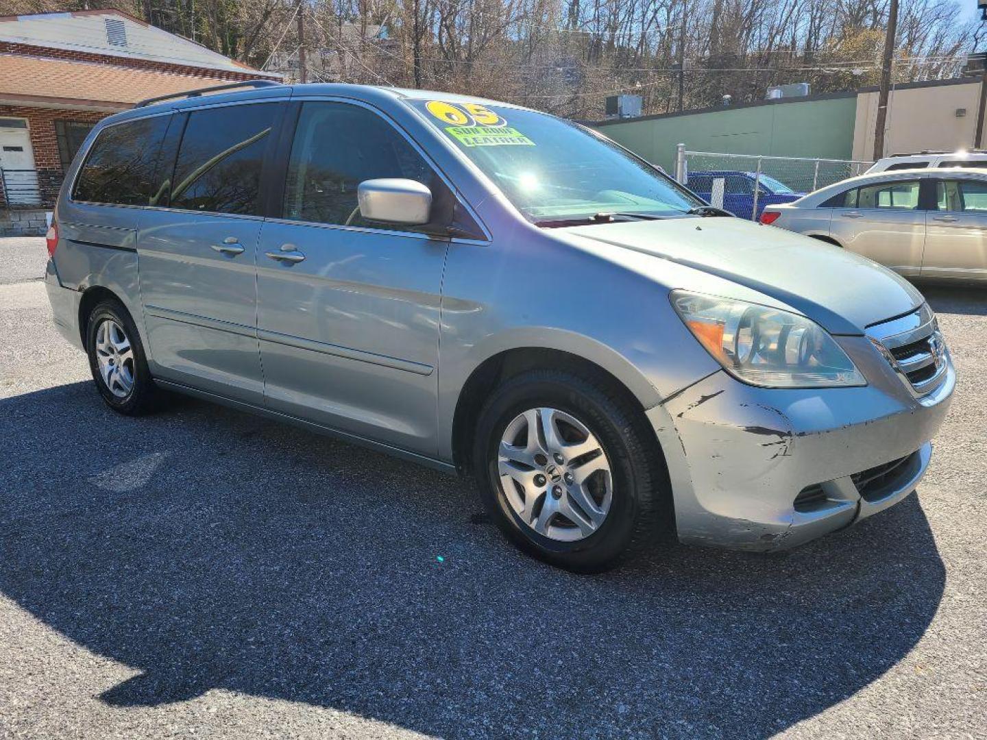 2005 SILVER HONDA ODYSSEY EXL (5FNRL386X5B) with an 3.5L engine, Automatic transmission, located at 117 North Cameron Street, Harrisburg, PA, 17101, (717) 963-8962, 40.267021, -76.875351 - WE FINANCE!!! Good Credit/ Bad Credit/ No Credit - ALL Trade-Ins Welcomed!!! ***Guaranteed Credit Approval*** APPLY ONLINE or CALL us TODAY ;) Internet Prices and Marketplace Prices are SPECIAL discounted ***CASH DEALS*** Retail Prices are higher. Please call us to discuss your cash and finan - Photo#6