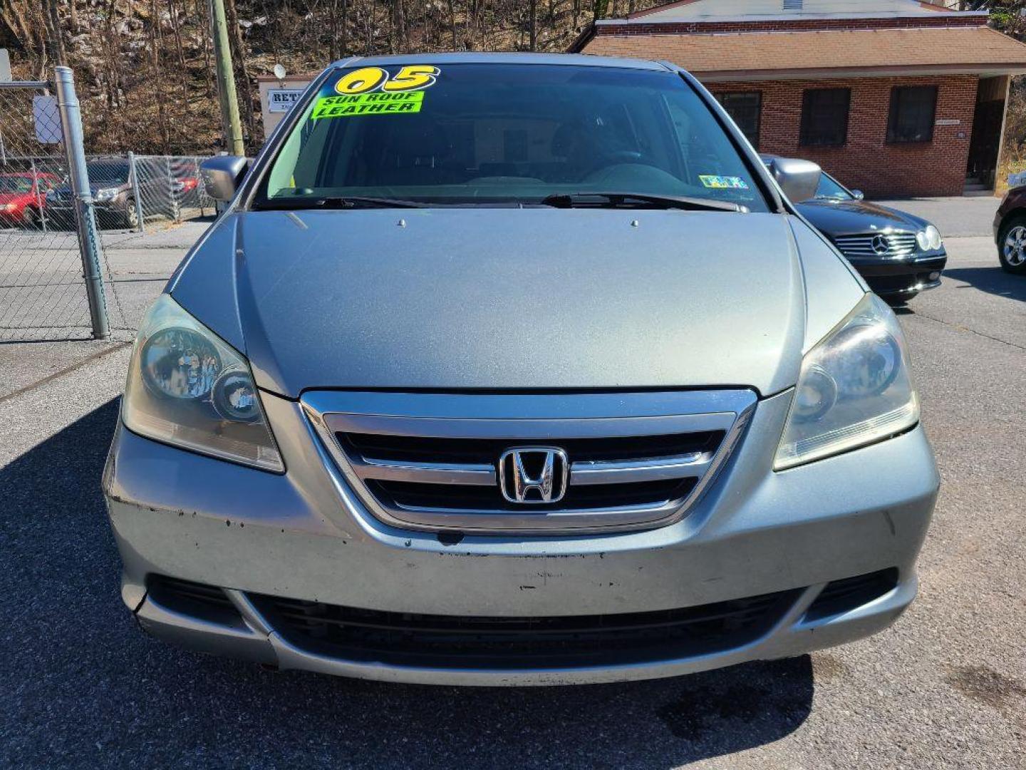 2005 SILVER HONDA ODYSSEY EXL (5FNRL386X5B) with an 3.5L engine, Automatic transmission, located at 117 North Cameron Street, Harrisburg, PA, 17101, (717) 963-8962, 40.267021, -76.875351 - WE FINANCE!!! Good Credit/ Bad Credit/ No Credit - ALL Trade-Ins Welcomed!!! ***Guaranteed Credit Approval*** APPLY ONLINE or CALL us TODAY ;) Internet Prices and Marketplace Prices are SPECIAL discounted ***CASH DEALS*** Retail Prices are higher. Please call us to discuss your cash and finan - Photo#7