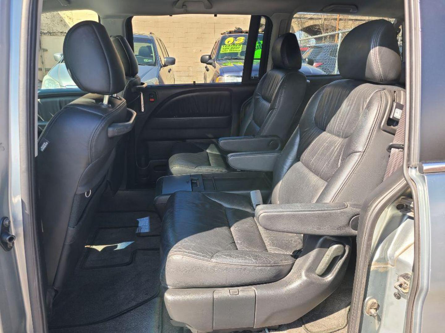 2005 SILVER HONDA ODYSSEY TOURING (5FNRL38865B) with an 3.5L engine, Automatic transmission, located at 117 North Cameron Street, Harrisburg, PA, 17101, (717) 963-8962, 40.267021, -76.875351 - WE FINANCE!!! Good Credit/ Bad Credit/ No Credit - ALL Trade-Ins Welcomed!!! ***Guaranteed Credit Approval*** APPLY ONLINE or CALL us TODAY ;) Internet Prices and Marketplace Prices are SPECIAL discounted ***CASH DEALS*** Retail Prices are higher. Please call us to discuss your cash and finan - Photo#16