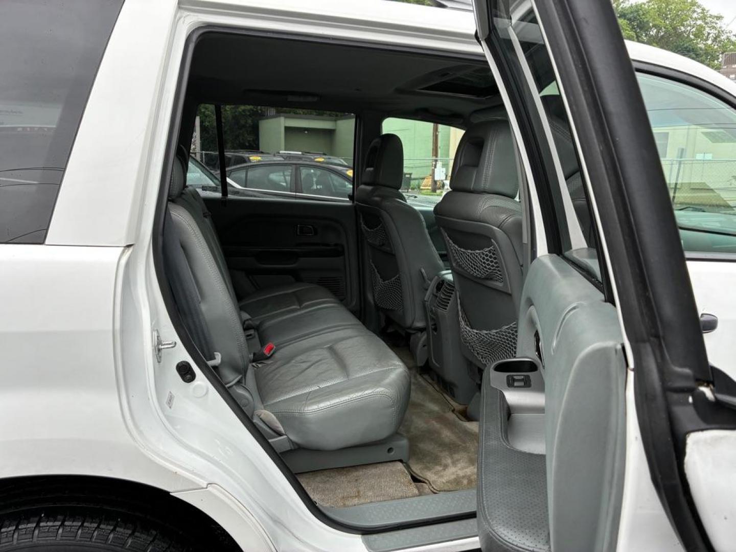 2005 WHITE HONDA PILOT EXL (5FNYF18515B) with an 3.5L engine, Automatic transmission, located at 117 North Cameron Street, Harrisburg, PA, 17101, (717) 963-8962, 40.267021, -76.875351 - WE FINANCE!!! MOST vehicles are available for financing. Good Credit/ Challenged Credit/ No Credit - ALL Trade-Ins Welcomed!!! APPLY ONLINE or CALL us TODAY Please call us to discuss your cash and/or financing options. Thanks for checking our inventory! We're here to help. - Photo#9