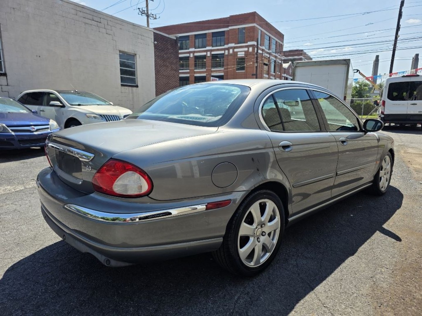 2005 GREY JAGUAR X-TYPE 3.0 (SAJWA51C65W) with an 3.0L engine, Automatic transmission, located at 131 N Cameron st, Harrisburg, PA, 17101, (717) 561-2926, 40.267086, -76.875374 - $1600 CASH DEAL, RUNS AND DRIVES. TRADE IN SPECIAL. INSPECTED TIL 12/26 AS-IS- Photo#4