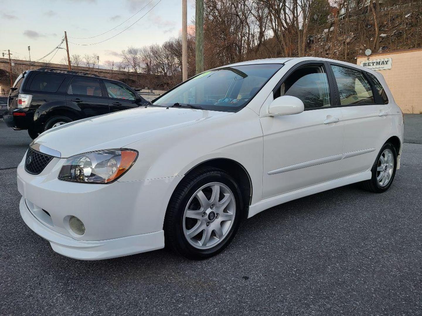 2005 WHITE KIA SPECTRA5 5-DR HB (KNAFE161655) with an 2.0L engine, Automatic transmission, located at 117 North Cameron Street, Harrisburg, PA, 17101, (717) 963-8962, 40.267021, -76.875351 - WE FINANCE!!! Good Credit/ Bad Credit/ No Credit - ALL Trade-Ins Welcomed!!! ***Guaranteed Credit Approval*** APPLY ONLINE or CALL us TODAY ;) Internet Prices and Marketplace Prices are SPECIAL discounted ***CASH DEALS*** Retail Prices are higher. Please call us to discuss your cash and finan - Photo#0