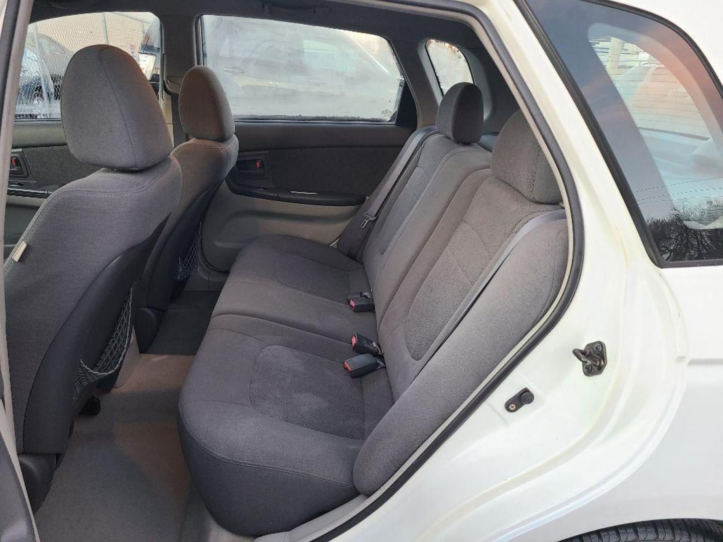 2005 WHITE KIA SPECTRA5 5-DR HB (KNAFE161655) with an 2.0L engine, Automatic transmission, located at 117 North Cameron Street, Harrisburg, PA, 17101, (717) 963-8962, 40.267021, -76.875351 - WE FINANCE!!! Good Credit/ Bad Credit/ No Credit - ALL Trade-Ins Welcomed!!! ***Guaranteed Credit Approval*** APPLY ONLINE or CALL us TODAY ;) Internet Prices and Marketplace Prices are SPECIAL discounted ***CASH DEALS*** Retail Prices are higher. Please call us to discuss your cash and finan - Photo#12