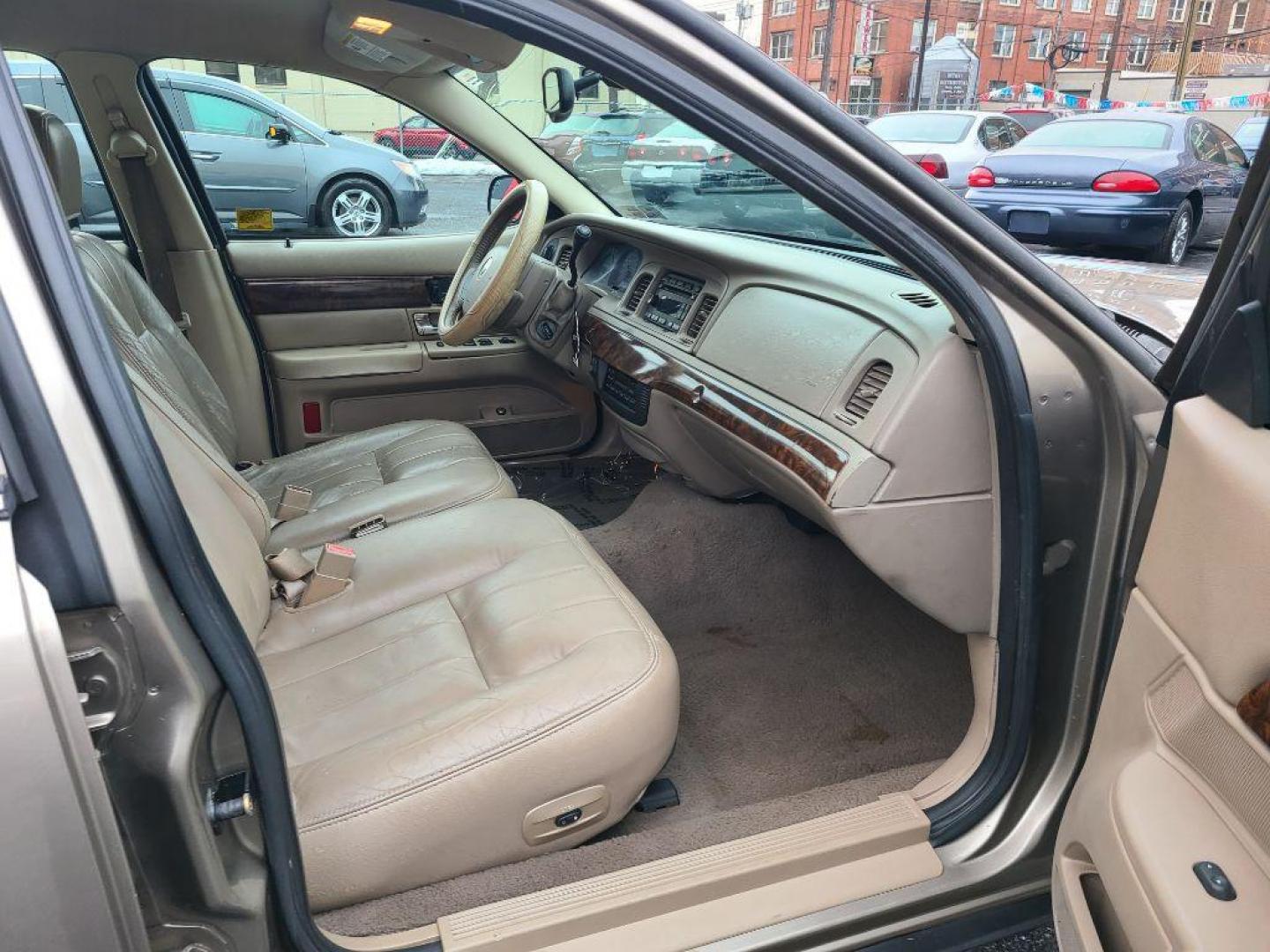 2005 GOLD MERCURY GRAND MARQUIS LS (2MEFM75W85X) with an 4.6L engine, Automatic transmission, located at 117 North Cameron Street, Harrisburg, PA, 17101, (717) 963-8962, 40.267021, -76.875351 - WE FINANCE!!! Good Credit/ Bad Credit/ No Credit - ALL Trade-Ins Welcomed!!! ***Guaranteed Credit Approval*** APPLY ONLINE or CALL us TODAY ;) Internet Prices and Marketplace Prices are SPECIAL discounted ***CASH DEALS*** Retail Prices are higher. Please call us to discuss your cash and finan - Photo#8