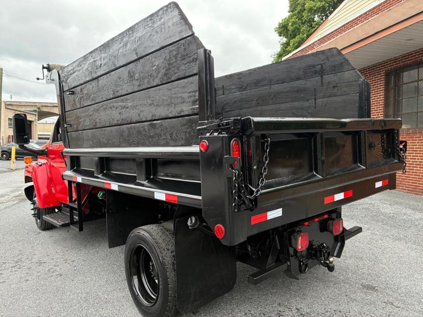 2006 RED CHEVROLET C4500 C4C042 (1GBE4C1296F) , Automatic transmission, located at 117 North Cameron Street, Harrisburg, PA, 17101, (717) 963-8962, 40.267021, -76.875351 - WE FINANCE!!! MOST vehicles are available for financing. Good Credit/ Challenged Credit/ No Credit - ALL Trade-Ins Welcomed!!! APPLY ONLINE or CALL us TODAY Please call us to discuss your cash and/or financing options. Thanks for checking our inventory! We're here to help.- Photo#2
