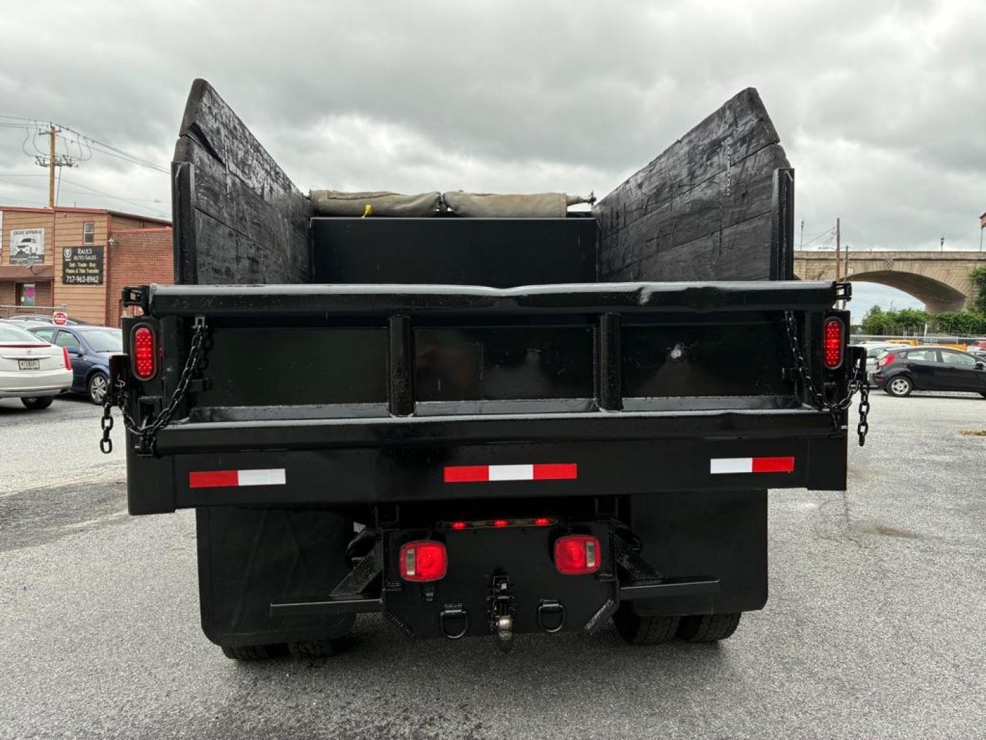 2006 RED CHEVROLET C4500 C4C042 (1GBE4C1296F) , Automatic transmission, located at 117 North Cameron Street, Harrisburg, PA, 17101, (717) 963-8962, 40.267021, -76.875351 - WE FINANCE!!! MOST vehicles are available for financing. Good Credit/ Challenged Credit/ No Credit - ALL Trade-Ins Welcomed!!! APPLY ONLINE or CALL us TODAY Please call us to discuss your cash and/or financing options. Thanks for checking our inventory! We're here to help.- Photo#3
