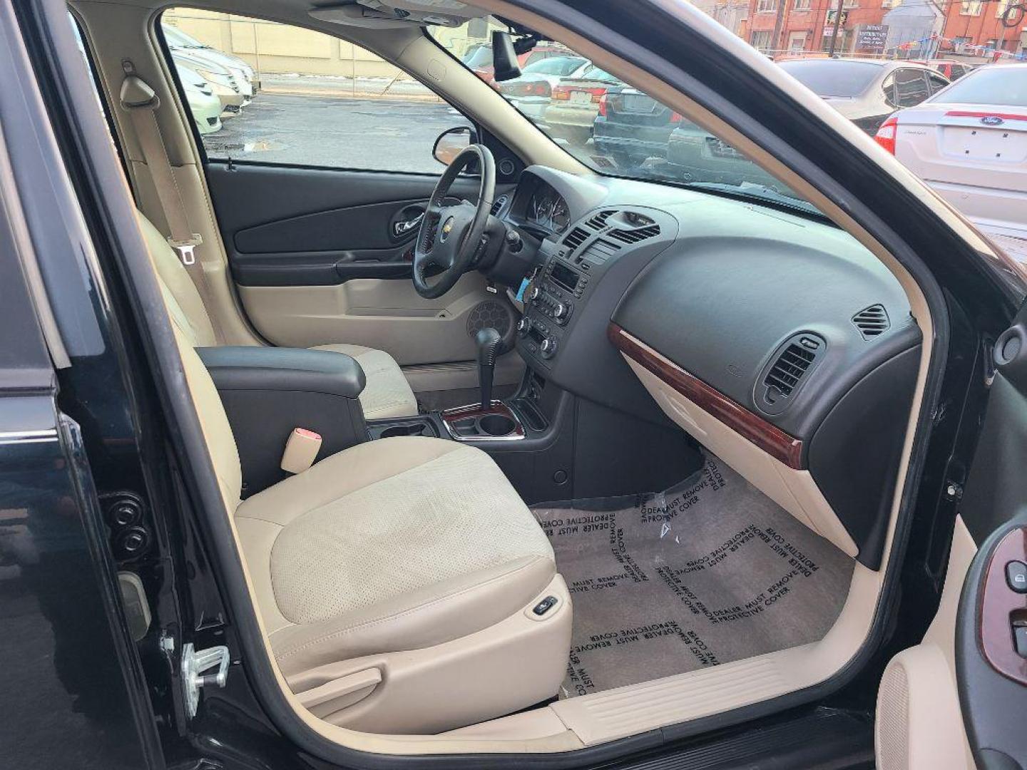 2006 BLACK CHEVROLET MALIBU LTZ (1G1ZU53846F) with an 3.5L engine, Automatic transmission, located at 117 North Cameron Street, Harrisburg, PA, 17101, (717) 963-8962, 40.267021, -76.875351 - WE FINANCE!!! Good Credit/ Bad Credit/ No Credit - ALL Trade-Ins Welcomed!!! ***Guaranteed Credit Approval*** APPLY ONLINE or CALL us TODAY ;) Internet Prices and Marketplace Prices are SPECIAL discounted ***CASH DEALS*** Retail Prices are higher. Please call us to discuss your cash and finan - Photo#11