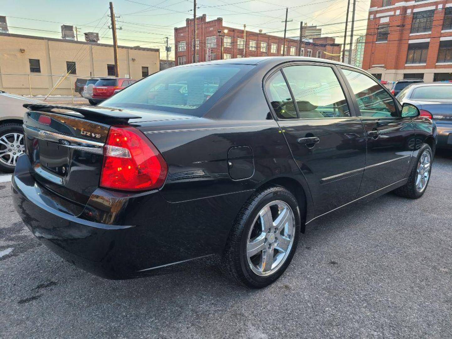 2006 BLACK CHEVROLET MALIBU LTZ (1G1ZU53846F) with an 3.5L engine, Automatic transmission, located at 117 North Cameron Street, Harrisburg, PA, 17101, (717) 963-8962, 40.267021, -76.875351 - WE FINANCE!!! Good Credit/ Bad Credit/ No Credit - ALL Trade-Ins Welcomed!!! ***Guaranteed Credit Approval*** APPLY ONLINE or CALL us TODAY ;) Internet Prices and Marketplace Prices are SPECIAL discounted ***CASH DEALS*** Retail Prices are higher. Please call us to discuss your cash and finan - Photo#4