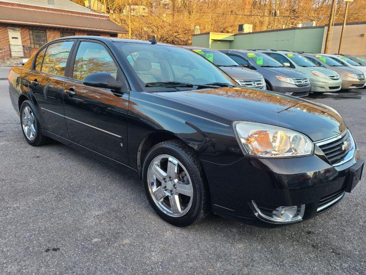 2006 BLACK CHEVROLET MALIBU LTZ (1G1ZU53846F) with an 3.5L engine, Automatic transmission, located at 117 North Cameron Street, Harrisburg, PA, 17101, (717) 963-8962, 40.267021, -76.875351 - WE FINANCE!!! Good Credit/ Bad Credit/ No Credit - ALL Trade-Ins Welcomed!!! ***Guaranteed Credit Approval*** APPLY ONLINE or CALL us TODAY ;) Internet Prices and Marketplace Prices are SPECIAL discounted ***CASH DEALS*** Retail Prices are higher. Please call us to discuss your cash and finan - Photo#6