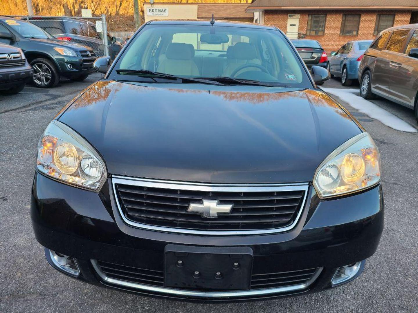 2006 BLACK CHEVROLET MALIBU LTZ (1G1ZU53846F) with an 3.5L engine, Automatic transmission, located at 117 North Cameron Street, Harrisburg, PA, 17101, (717) 963-8962, 40.267021, -76.875351 - WE FINANCE!!! Good Credit/ Bad Credit/ No Credit - ALL Trade-Ins Welcomed!!! ***Guaranteed Credit Approval*** APPLY ONLINE or CALL us TODAY ;) Internet Prices and Marketplace Prices are SPECIAL discounted ***CASH DEALS*** Retail Prices are higher. Please call us to discuss your cash and finan - Photo#7