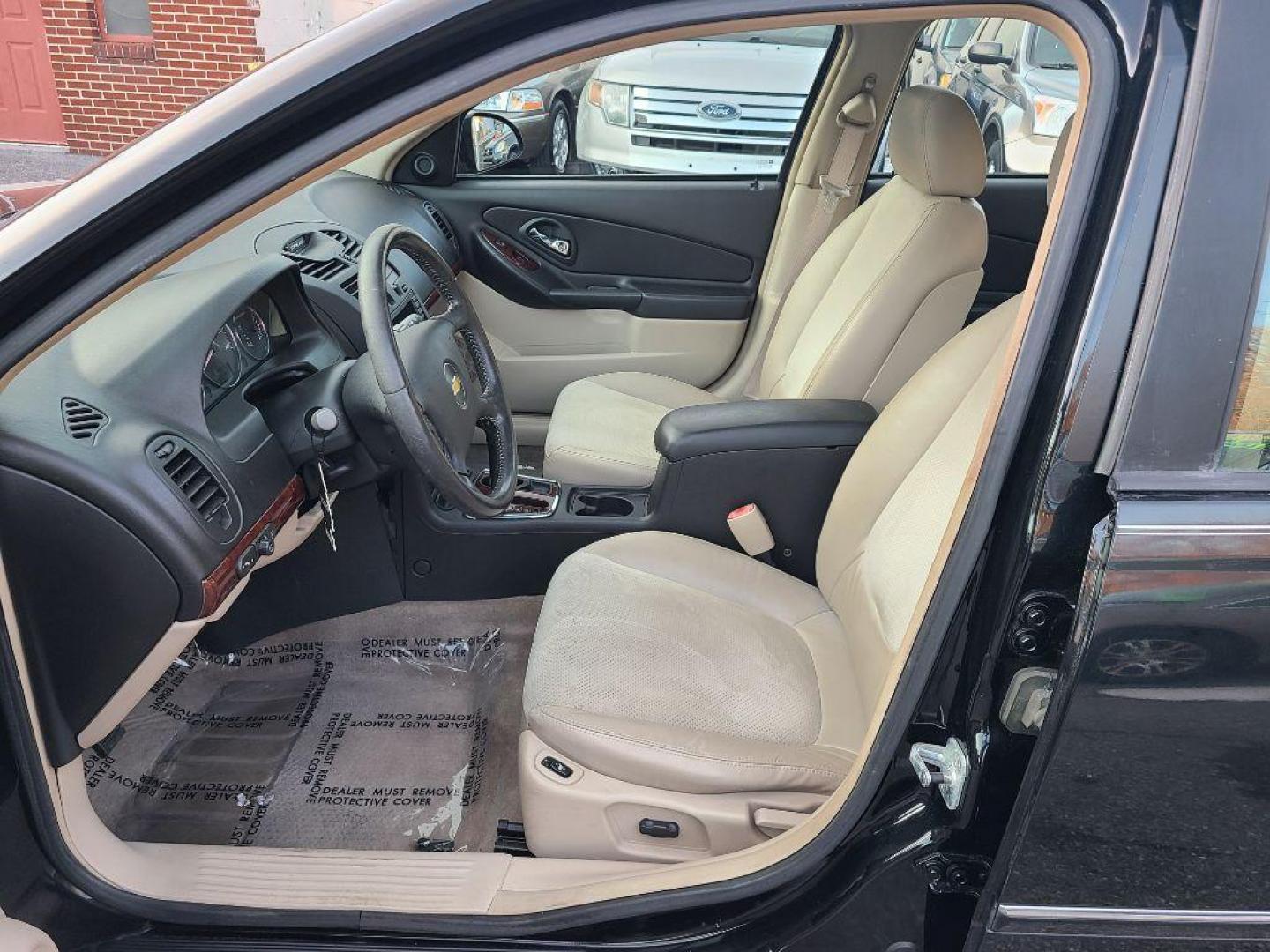 2006 BLACK CHEVROLET MALIBU LTZ (1G1ZU53846F) with an 3.5L engine, Automatic transmission, located at 117 North Cameron Street, Harrisburg, PA, 17101, (717) 963-8962, 40.267021, -76.875351 - WE FINANCE!!! Good Credit/ Bad Credit/ No Credit - ALL Trade-Ins Welcomed!!! ***Guaranteed Credit Approval*** APPLY ONLINE or CALL us TODAY ;) Internet Prices and Marketplace Prices are SPECIAL discounted ***CASH DEALS*** Retail Prices are higher. Please call us to discuss your cash and finan - Photo#8