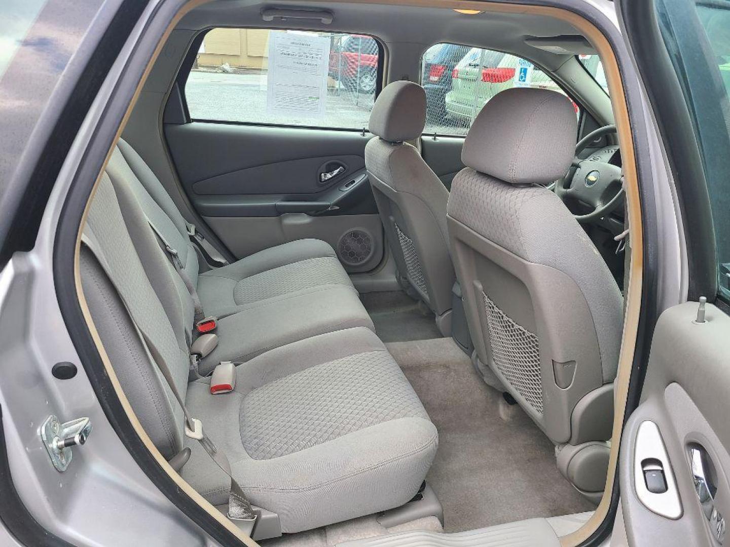 2006 SILVER CHEVROLET MALIBU MAXX LT (1G1ZT61836F) with an 3.5L engine, Automatic transmission, located at 117 North Cameron Street, Harrisburg, PA, 17101, (717) 963-8962, 40.267021, -76.875351 - Photo#10
