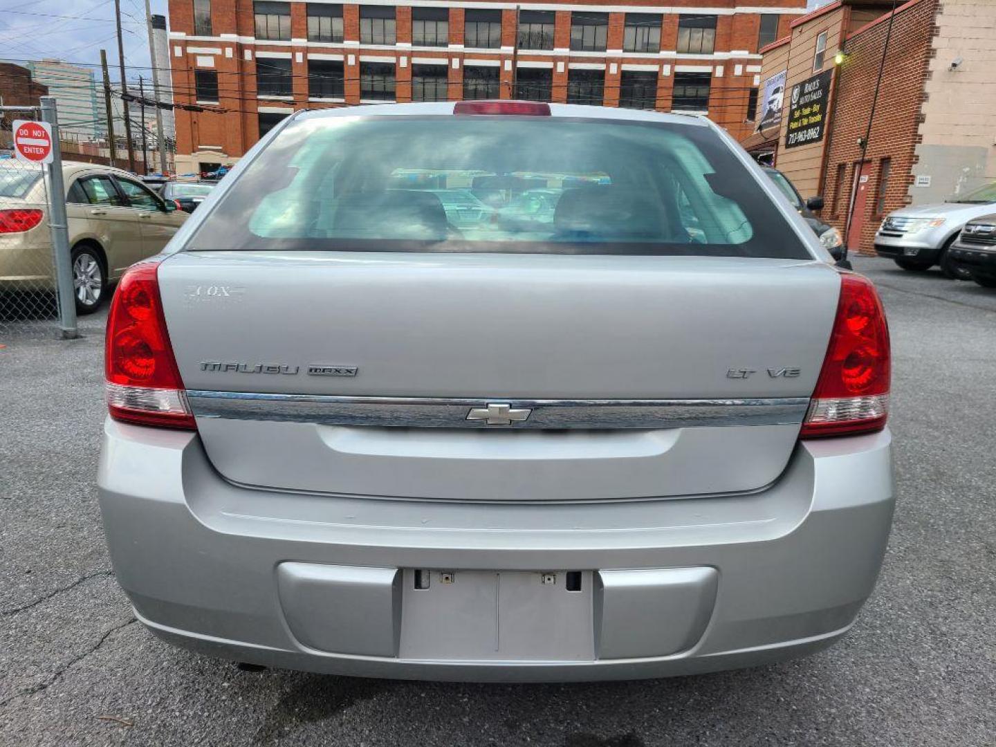 2006 SILVER CHEVROLET MALIBU MAXX LT (1G1ZT61836F) with an 3.5L engine, Automatic transmission, located at 117 North Cameron Street, Harrisburg, PA, 17101, (717) 963-8962, 40.267021, -76.875351 - Photo#2