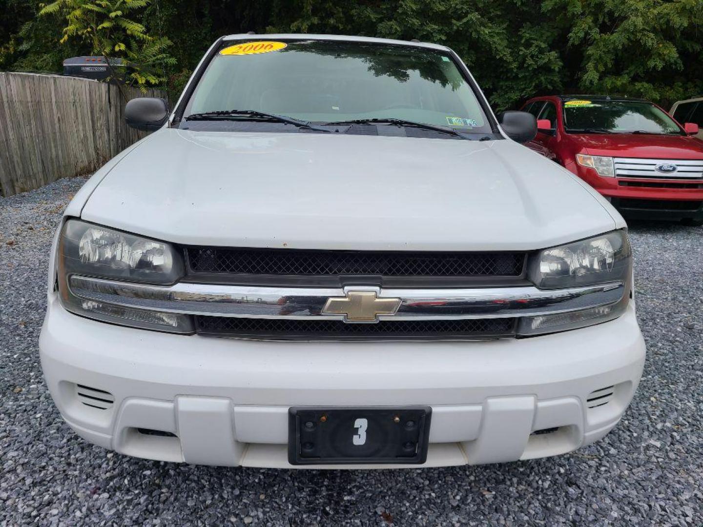 2006 WHITE CHEVROLET TRAILBLAZER LS (1GNDT13S162) with an 4.2L engine, Automatic transmission, located at 117 North Cameron Street, Harrisburg, PA, 17101, (717) 963-8962, 40.267021, -76.875351 - WE FINANCE!!! Good Credit/ Bad Credit/ No Credit - ALL Trade-Ins Welcomed!!! ***Guaranteed Credit Approval*** APPLY ONLINE or CALL us TODAY ;) Please call us to discuss your cash and financing options. - Photo#7