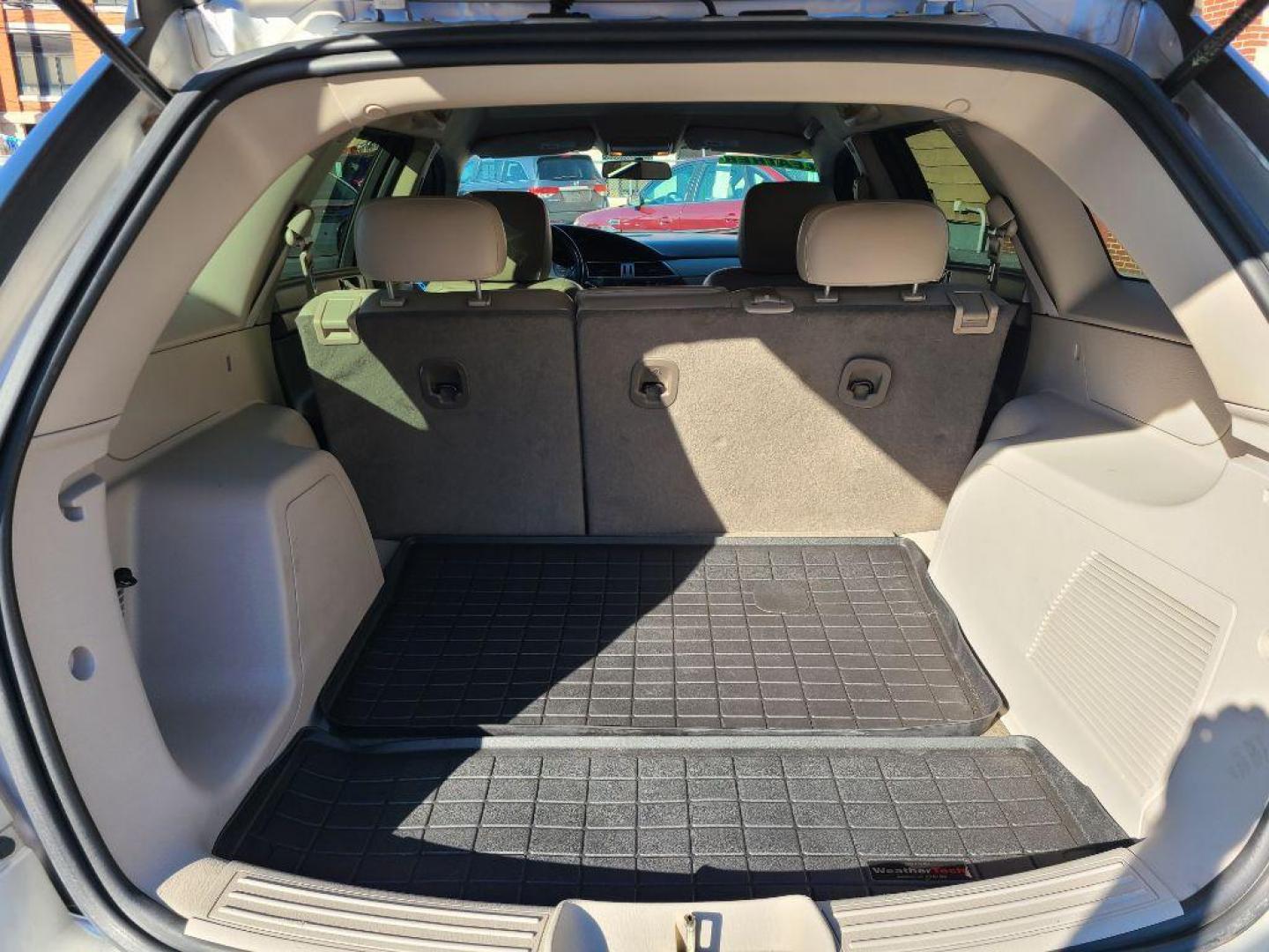 2006 SILVER CHRYSLER PACIFICA WAGON (2A8GF48456R) with an 3.5L engine, Automatic transmission, located at 117 North Cameron Street, Harrisburg, PA, 17101, (717) 963-8962, 40.267021, -76.875351 - WE FINANCE!!! Good Credit/ Bad Credit/ No Credit - ALL Trade-Ins Welcomed!!! ***Guaranteed Credit Approval*** APPLY ONLINE or CALL us TODAY ;) Internet Prices and Marketplace Prices are SPECIAL discounted ***CASH DEALS*** Retail Prices are higher. Please call us to discuss your cash and finan - Photo#12