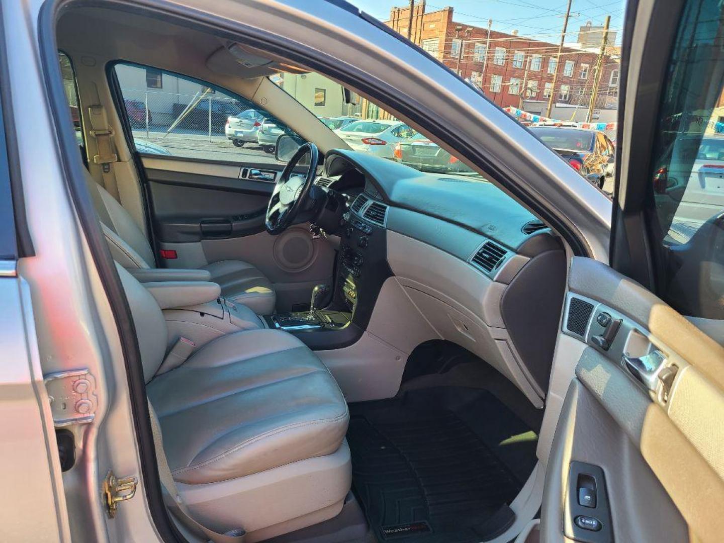2006 SILVER CHRYSLER PACIFICA WAGON (2A8GF48456R) with an 3.5L engine, Automatic transmission, located at 117 North Cameron Street, Harrisburg, PA, 17101, (717) 963-8962, 40.267021, -76.875351 - WE FINANCE!!! Good Credit/ Bad Credit/ No Credit - ALL Trade-Ins Welcomed!!! ***Guaranteed Credit Approval*** APPLY ONLINE or CALL us TODAY ;) Internet Prices and Marketplace Prices are SPECIAL discounted ***CASH DEALS*** Retail Prices are higher. Please call us to discuss your cash and finan - Photo#14
