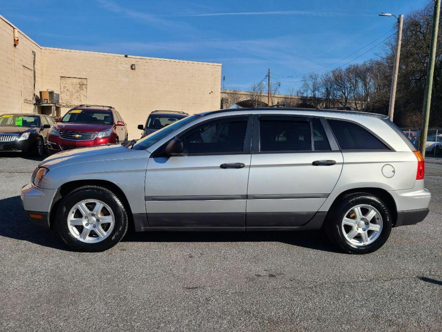 2006 SILVER CHRYSLER PACIFICA WAGON (2A8GF48456R) with an 3.5L engine, Automatic transmission, located at 117 North Cameron Street, Harrisburg, PA, 17101, (717) 963-8962, 40.267021, -76.875351 - WE FINANCE!!! Good Credit/ Bad Credit/ No Credit - ALL Trade-Ins Welcomed!!! ***Guaranteed Credit Approval*** APPLY ONLINE or CALL us TODAY ;) Internet Prices and Marketplace Prices are SPECIAL discounted ***CASH DEALS*** Retail Prices are higher. Please call us to discuss your cash and finan - Photo#1