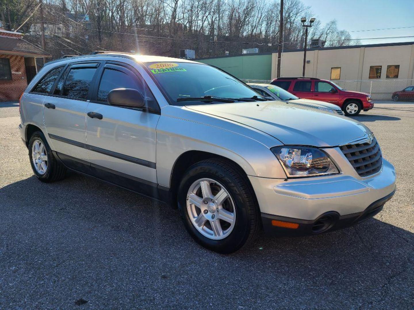 2006 SILVER CHRYSLER PACIFICA WAGON (2A8GF48456R) with an 3.5L engine, Automatic transmission, located at 117 North Cameron Street, Harrisburg, PA, 17101, (717) 963-8962, 40.267021, -76.875351 - WE FINANCE!!! Good Credit/ Bad Credit/ No Credit - ALL Trade-Ins Welcomed!!! ***Guaranteed Credit Approval*** APPLY ONLINE or CALL us TODAY ;) Internet Prices and Marketplace Prices are SPECIAL discounted ***CASH DEALS*** Retail Prices are higher. Please call us to discuss your cash and finan - Photo#2