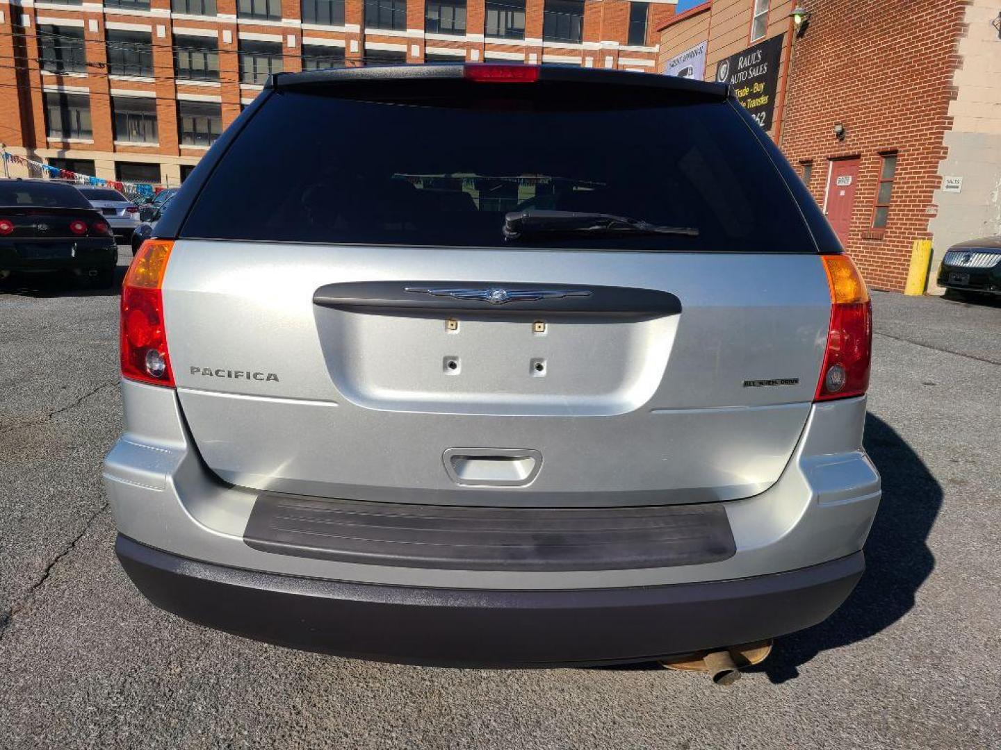 2006 SILVER CHRYSLER PACIFICA WAGON (2A8GF48456R) with an 3.5L engine, Automatic transmission, located at 117 North Cameron Street, Harrisburg, PA, 17101, (717) 963-8962, 40.267021, -76.875351 - WE FINANCE!!! Good Credit/ Bad Credit/ No Credit - ALL Trade-Ins Welcomed!!! ***Guaranteed Credit Approval*** APPLY ONLINE or CALL us TODAY ;) Internet Prices and Marketplace Prices are SPECIAL discounted ***CASH DEALS*** Retail Prices are higher. Please call us to discuss your cash and finan - Photo#6