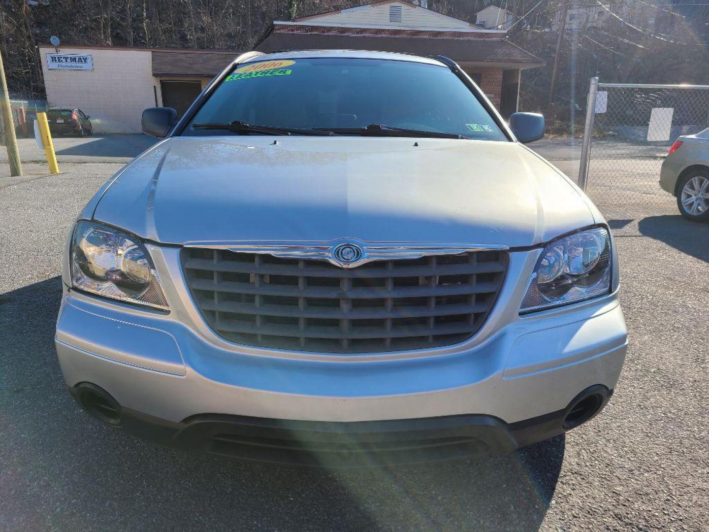 2006 SILVER CHRYSLER PACIFICA WAGON (2A8GF48456R) with an 3.5L engine, Automatic transmission, located at 117 North Cameron Street, Harrisburg, PA, 17101, (717) 963-8962, 40.267021, -76.875351 - WE FINANCE!!! Good Credit/ Bad Credit/ No Credit - ALL Trade-Ins Welcomed!!! ***Guaranteed Credit Approval*** APPLY ONLINE or CALL us TODAY ;) Internet Prices and Marketplace Prices are SPECIAL discounted ***CASH DEALS*** Retail Prices are higher. Please call us to discuss your cash and finan - Photo#8