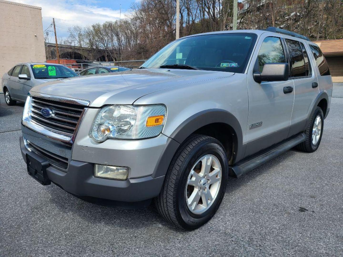 2006 SILVER FORD EXPLORER XLT (1FMEU73E46Z) with an 4.0L engine, Automatic transmission, located at 117 North Cameron Street, Harrisburg, PA, 17101, (717) 963-8962, 40.267021, -76.875351 - Photo#0