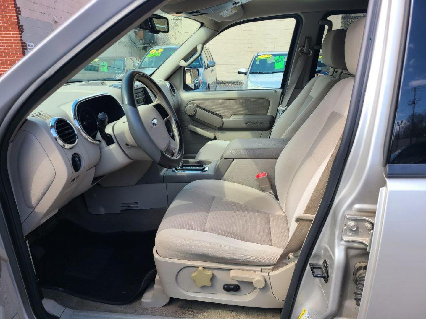 2006 SILVER FORD EXPLORER XLT (1FMEU73E46Z) with an 4.0L engine, Automatic transmission, located at 117 North Cameron Street, Harrisburg, PA, 17101, (717) 963-8962, 40.267021, -76.875351 - Photo#1