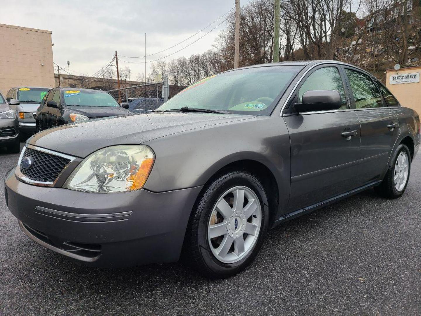 2006 SILVER FORD FIVE HUNDRED SE (1FAHP23126G) with an 3.0L engine, Continuously Variable transmission, located at 117 North Cameron Street, Harrisburg, PA, 17101, (717) 963-8962, 40.267021, -76.875351 - WE FINANCE!!! Good Credit/ Bad Credit/ No Credit - ALL Trade-Ins Welcomed!!! ***Guaranteed Credit Approval*** APPLY ONLINE or CALL us TODAY ;) Internet Prices and Marketplace Prices are SPECIAL discounted ***CASH DEALS*** Retail Prices are higher. Please call us to discuss your cash and finan - Photo#0