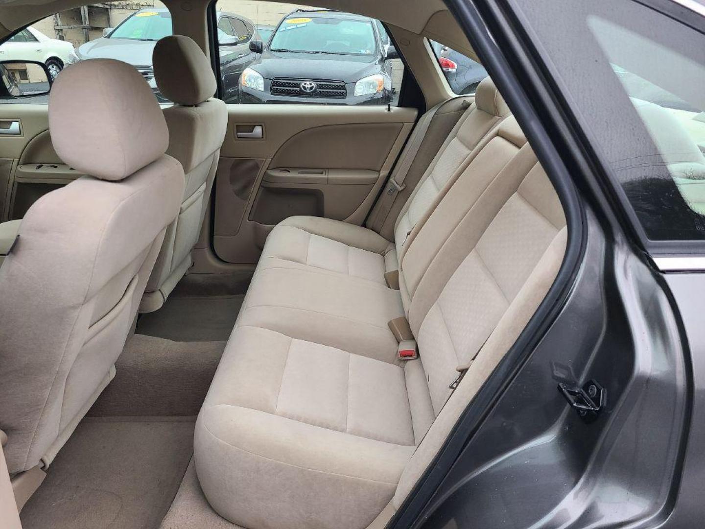 2006 SILVER FORD FIVE HUNDRED SE (1FAHP23126G) with an 3.0L engine, Continuously Variable transmission, located at 117 North Cameron Street, Harrisburg, PA, 17101, (717) 963-8962, 40.267021, -76.875351 - WE FINANCE!!! Good Credit/ Bad Credit/ No Credit - ALL Trade-Ins Welcomed!!! ***Guaranteed Credit Approval*** APPLY ONLINE or CALL us TODAY ;) Internet Prices and Marketplace Prices are SPECIAL discounted ***CASH DEALS*** Retail Prices are higher. Please call us to discuss your cash and finan - Photo#11