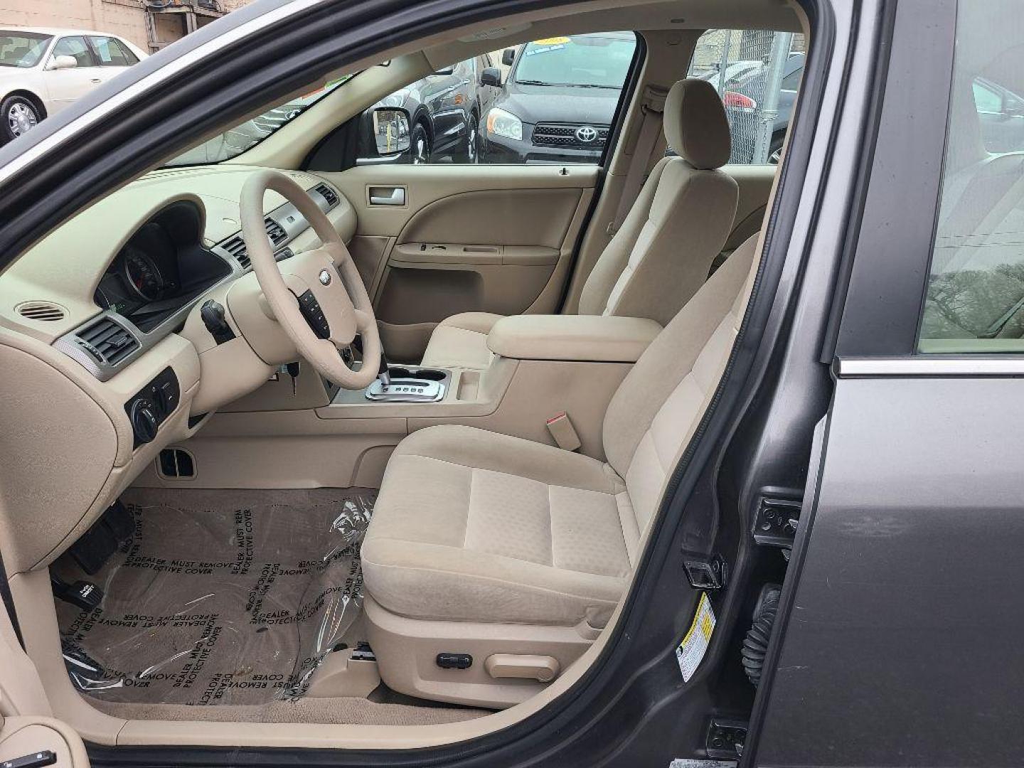 2006 SILVER FORD FIVE HUNDRED SE (1FAHP23126G) with an 3.0L engine, Continuously Variable transmission, located at 117 North Cameron Street, Harrisburg, PA, 17101, (717) 963-8962, 40.267021, -76.875351 - WE FINANCE!!! Good Credit/ Bad Credit/ No Credit - ALL Trade-Ins Welcomed!!! ***Guaranteed Credit Approval*** APPLY ONLINE or CALL us TODAY ;) Internet Prices and Marketplace Prices are SPECIAL discounted ***CASH DEALS*** Retail Prices are higher. Please call us to discuss your cash and finan - Photo#12