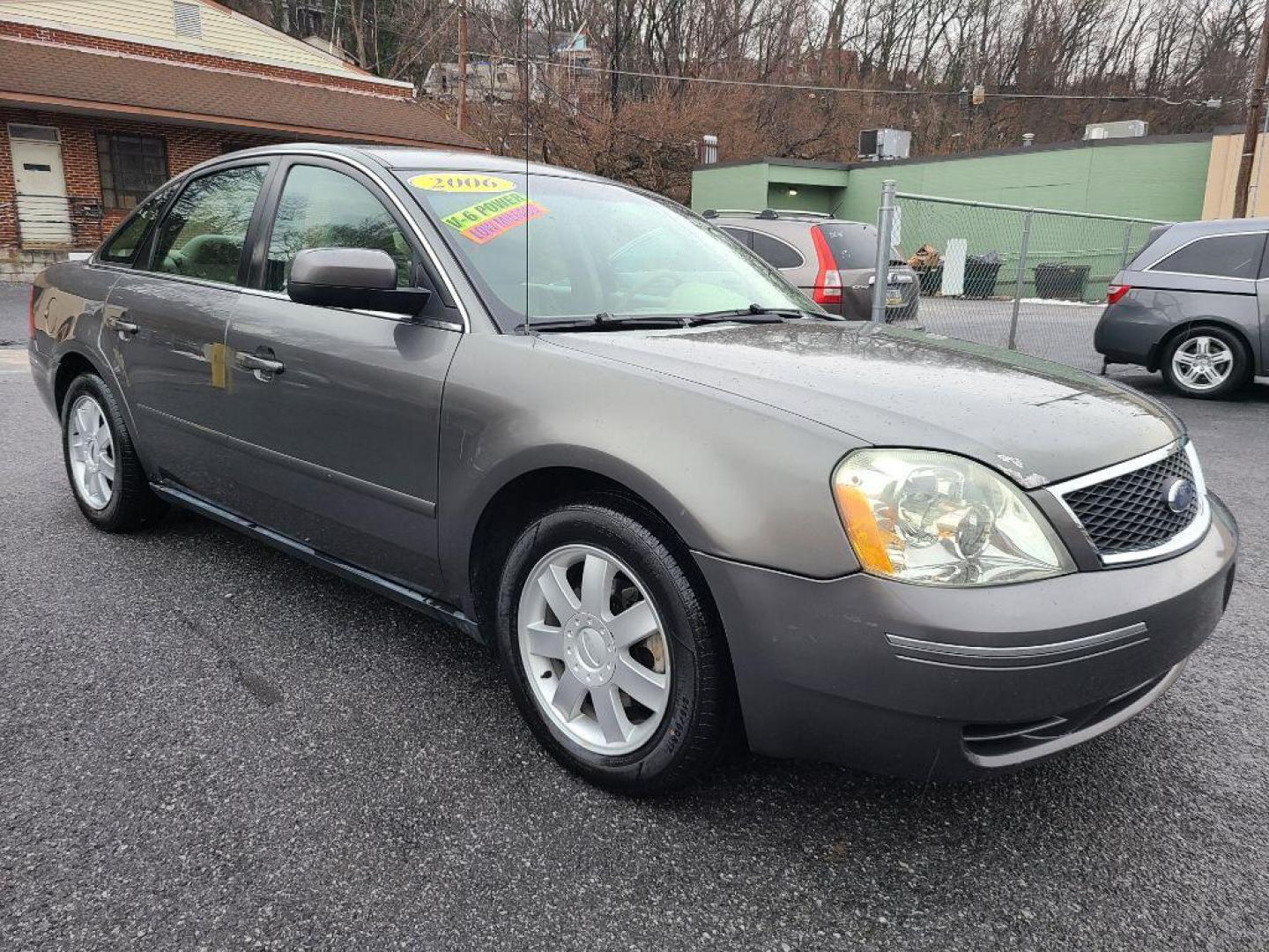 2006 SILVER FORD FIVE HUNDRED SE (1FAHP23126G) with an 3.0L engine, Continuously Variable transmission, located at 117 North Cameron Street, Harrisburg, PA, 17101, (717) 963-8962, 40.267021, -76.875351 - WE FINANCE!!! Good Credit/ Bad Credit/ No Credit - ALL Trade-Ins Welcomed!!! ***Guaranteed Credit Approval*** APPLY ONLINE or CALL us TODAY ;) Internet Prices and Marketplace Prices are SPECIAL discounted ***CASH DEALS*** Retail Prices are higher. Please call us to discuss your cash and finan - Photo#6