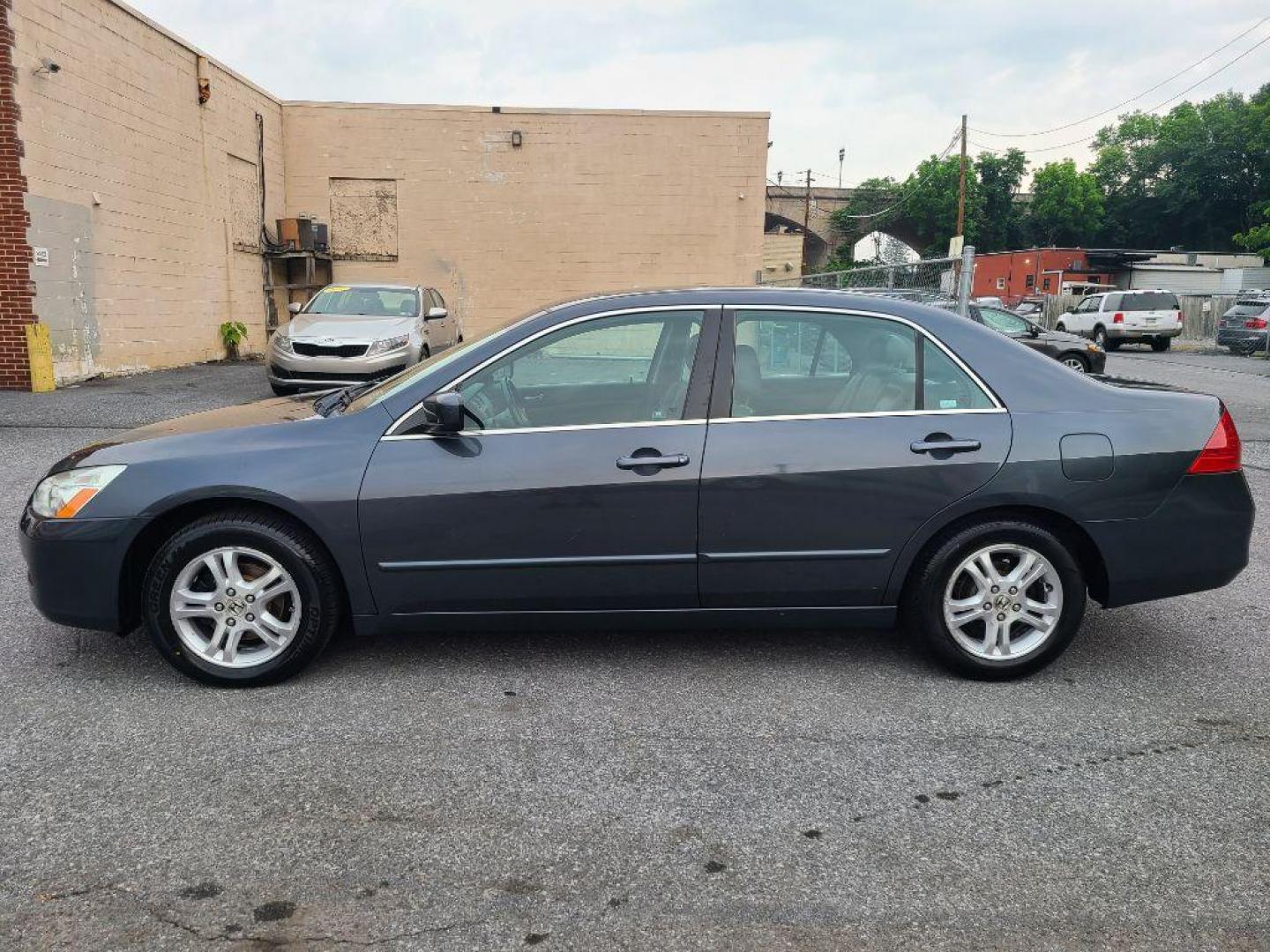 2006 GRAY HONDA ACCORD EX (1HGCM56746A) with an 2.4L engine, Automatic transmission, located at 117 North Cameron Street, Harrisburg, PA, 17101, (717) 963-8962, 40.267021, -76.875351 - WE FINANCE!!! Good Credit/ Bad Credit/ No Credit - ALL Trade-Ins Welcomed!!! ***Guaranteed Credit Approval*** APPLY ONLINE or CALL us TODAY ;) Internet Prices and Marketplace Prices are SPECIAL discounted ***CASH DEALS*** Retail Prices are higher. Please call us to discuss your cash and finan - Photo#1