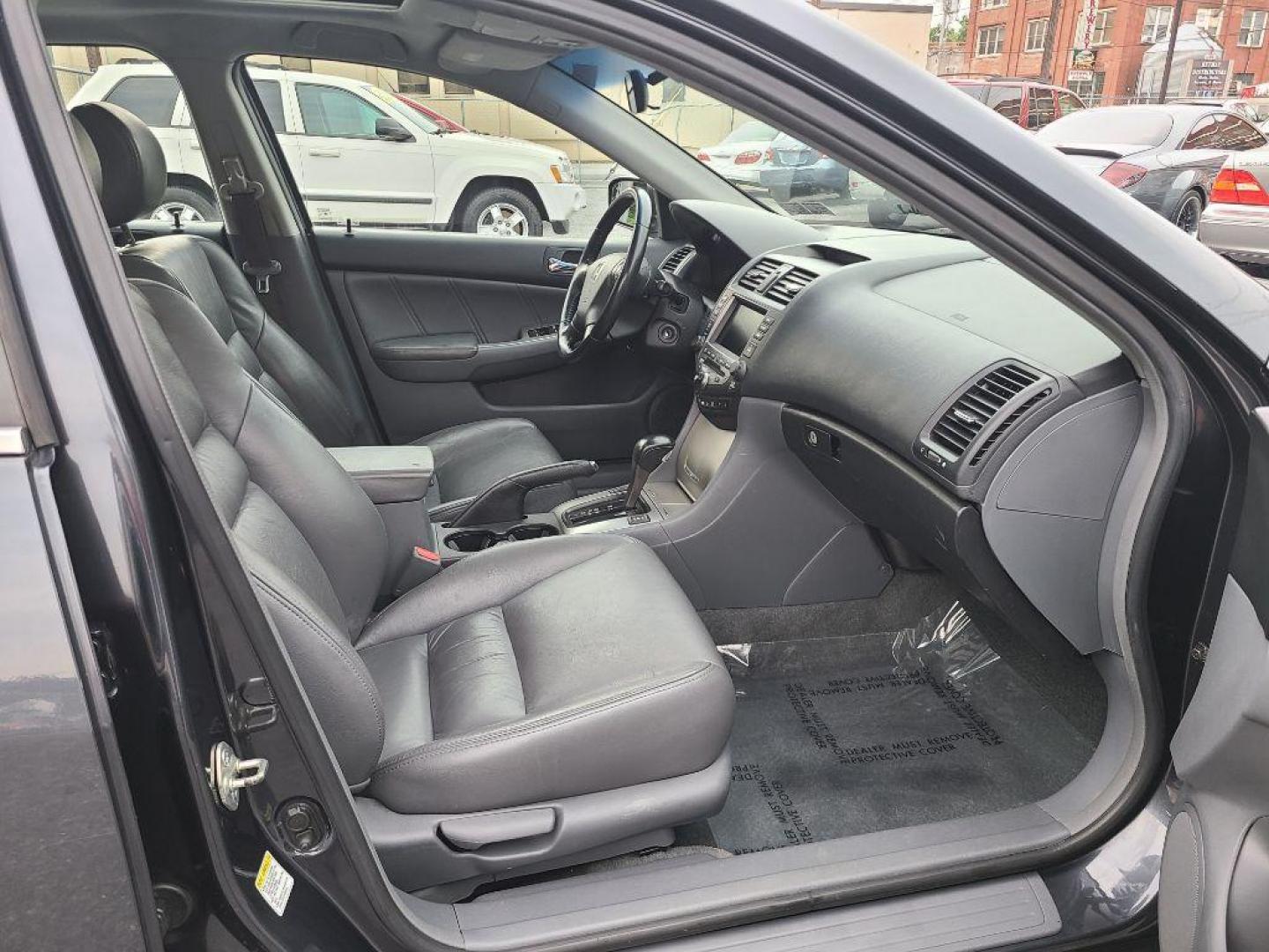 2006 GRAY HONDA ACCORD EX (1HGCM56746A) with an 2.4L engine, Automatic transmission, located at 117 North Cameron Street, Harrisburg, PA, 17101, (717) 963-8962, 40.267021, -76.875351 - WE FINANCE!!! Good Credit/ Bad Credit/ No Credit - ALL Trade-Ins Welcomed!!! ***Guaranteed Credit Approval*** APPLY ONLINE or CALL us TODAY ;) Internet Prices and Marketplace Prices are SPECIAL discounted ***CASH DEALS*** Retail Prices are higher. Please call us to discuss your cash and finan - Photo#12