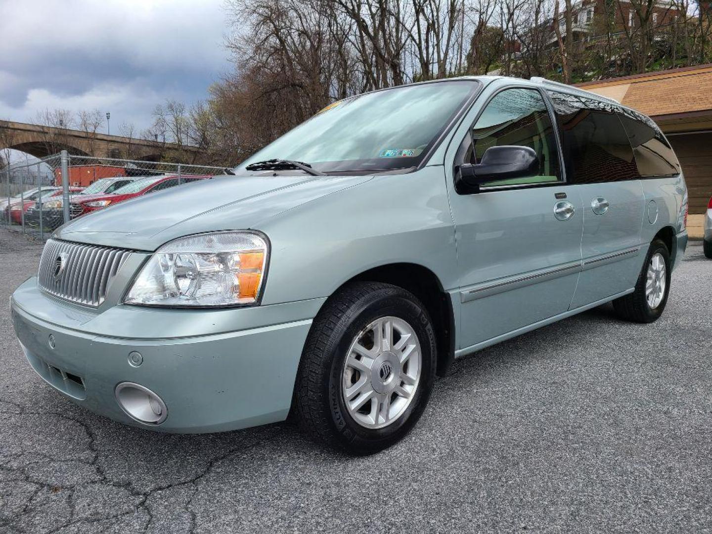 2006 GREEN MERCURY MONTEREY LUXURY (2MRDA222X6B) with an 4.2L engine, Automatic transmission, located at 117 North Cameron Street, Harrisburg, PA, 17101, (717) 963-8962, 40.267021, -76.875351 - Photo#0