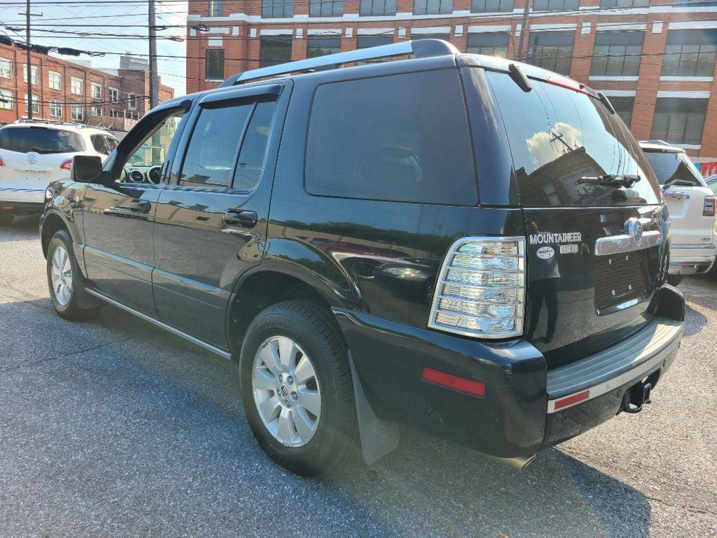 2006 BLACK MERCURY MOUNTAINEER PREMIER (4M2EU48806U) with an 4.6L engine, Automatic transmission, located at 117 North Cameron Street, Harrisburg, PA, 17101, (717) 963-8962, 40.267021, -76.875351 - WE FINANCE!!! Good Credit/ Bad Credit/ No Credit - ALL Trade-Ins Welcomed!!! ***Guaranteed Credit Approval*** APPLY ONLINE or CALL us TODAY ;) Internet Prices and Marketplace Prices are SPECIAL discounted ***CASH DEALS*** Retail Prices are higher. Please call us to discuss your cash and finan - Photo#2