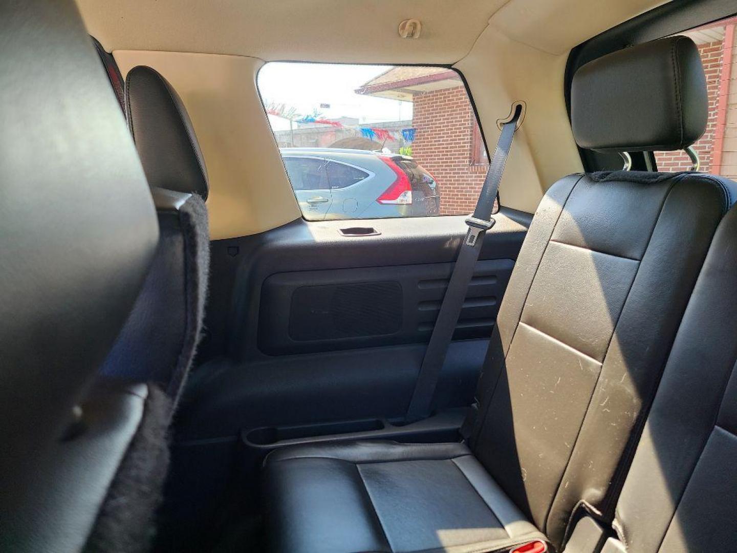 2006 BLACK MERCURY MOUNTAINEER PREMIER (4M2EU48806U) with an 4.6L engine, Automatic transmission, located at 117 North Cameron Street, Harrisburg, PA, 17101, (717) 963-8962, 40.267021, -76.875351 - WE FINANCE!!! Good Credit/ Bad Credit/ No Credit - ALL Trade-Ins Welcomed!!! ***Guaranteed Credit Approval*** APPLY ONLINE or CALL us TODAY ;) Internet Prices and Marketplace Prices are SPECIAL discounted ***CASH DEALS*** Retail Prices are higher. Please call us to discuss your cash and finan - Photo#13