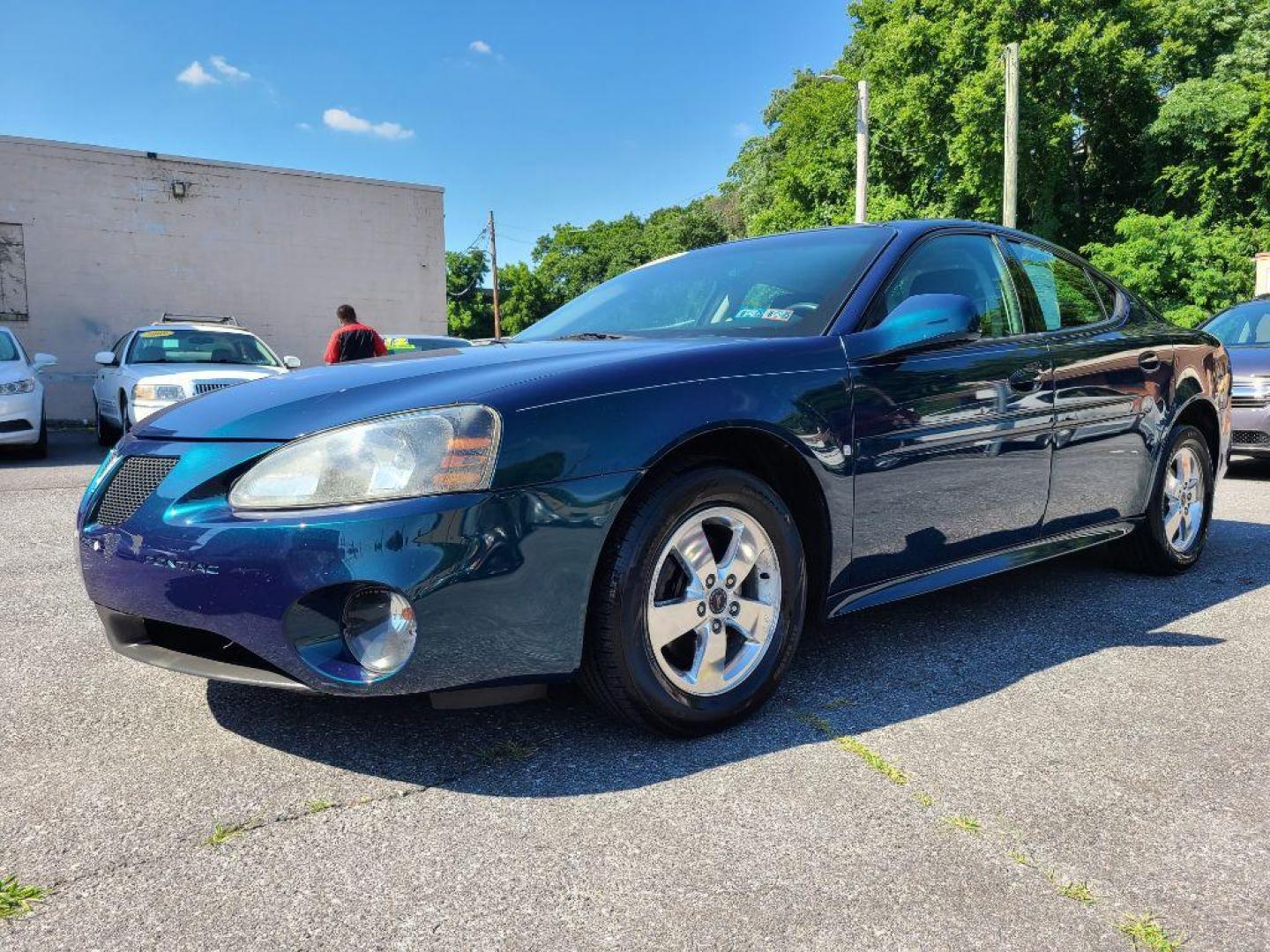 2006 GREEN PONTIAC GRAND PRIX BASE (2G2WP552561) with an 3.8L engine, Automatic transmission, located at 117 North Cameron Street, Harrisburg, PA, 17101, (717) 963-8962, 40.267021, -76.875351 - Photo#0