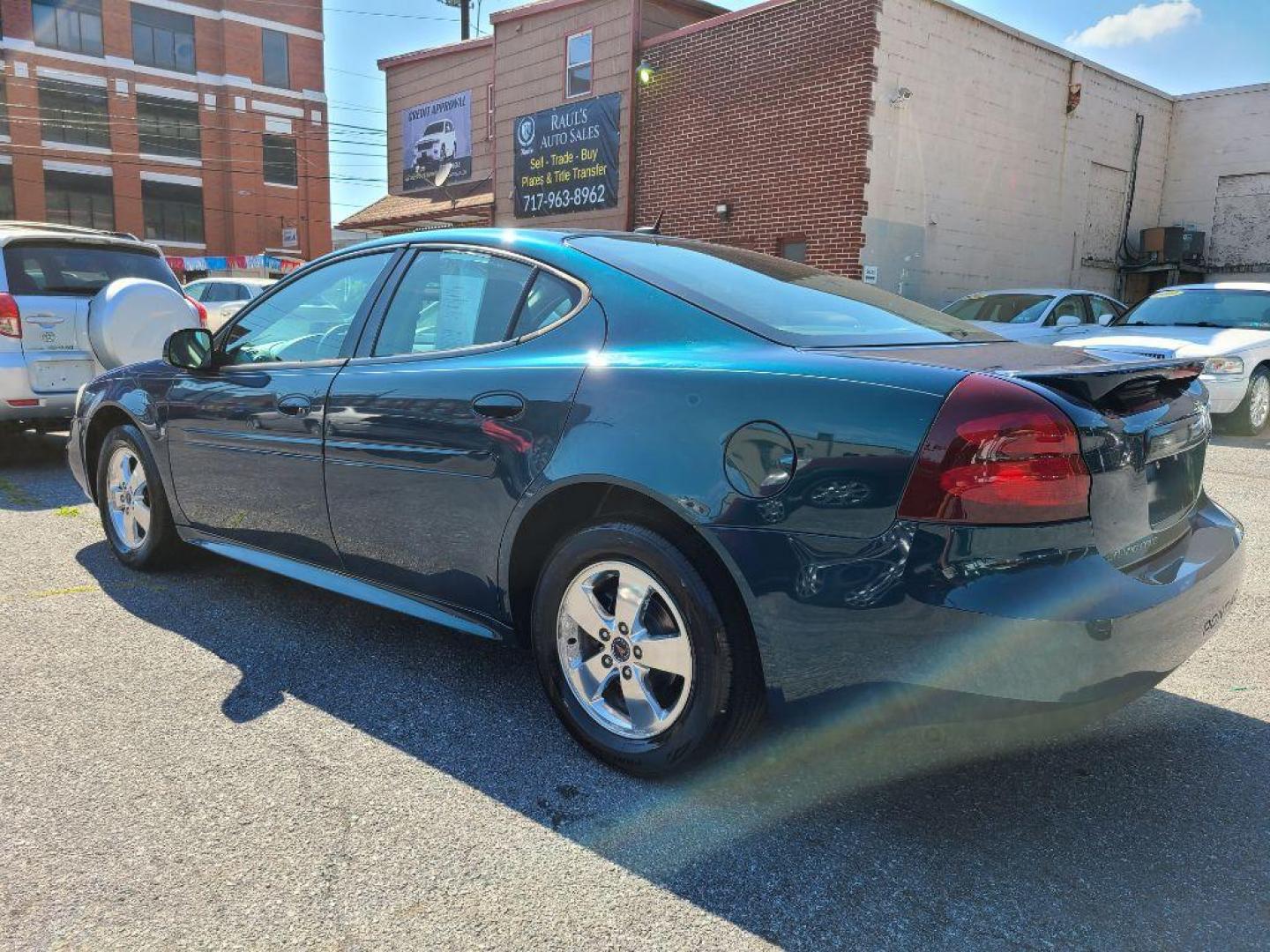 2006 GREEN PONTIAC GRAND PRIX BASE (2G2WP552561) with an 3.8L engine, Automatic transmission, located at 117 North Cameron Street, Harrisburg, PA, 17101, (717) 963-8962, 40.267021, -76.875351 - Photo#2