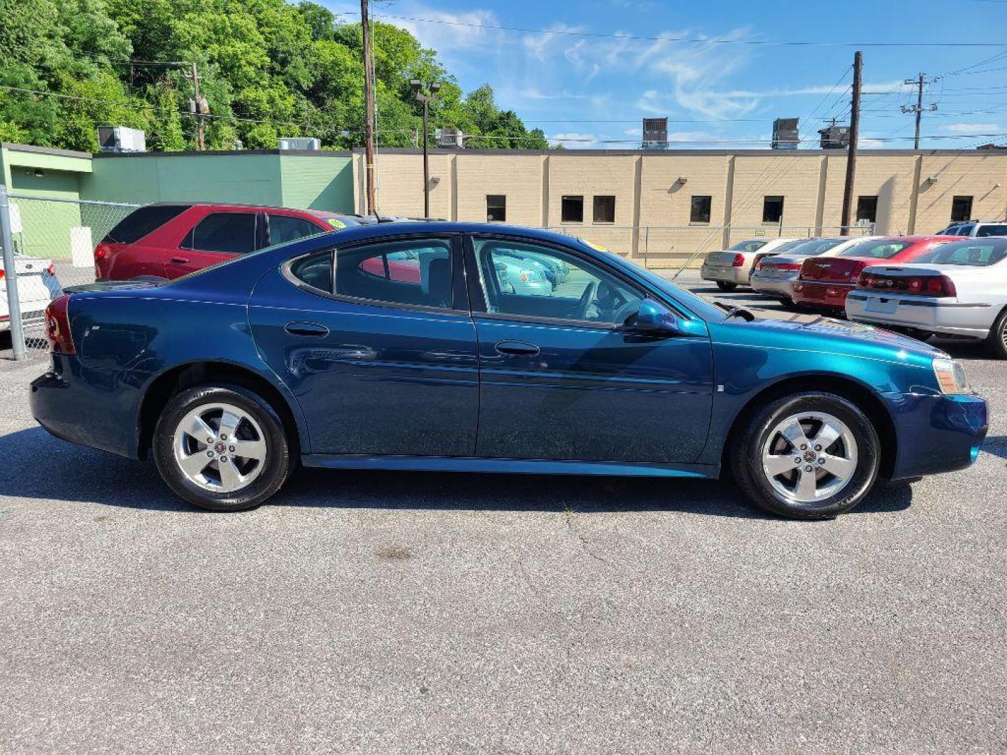 2006 GREEN PONTIAC GRAND PRIX BASE (2G2WP552561) with an 3.8L engine, Automatic transmission, located at 117 North Cameron Street, Harrisburg, PA, 17101, (717) 963-8962, 40.267021, -76.875351 - Photo#5