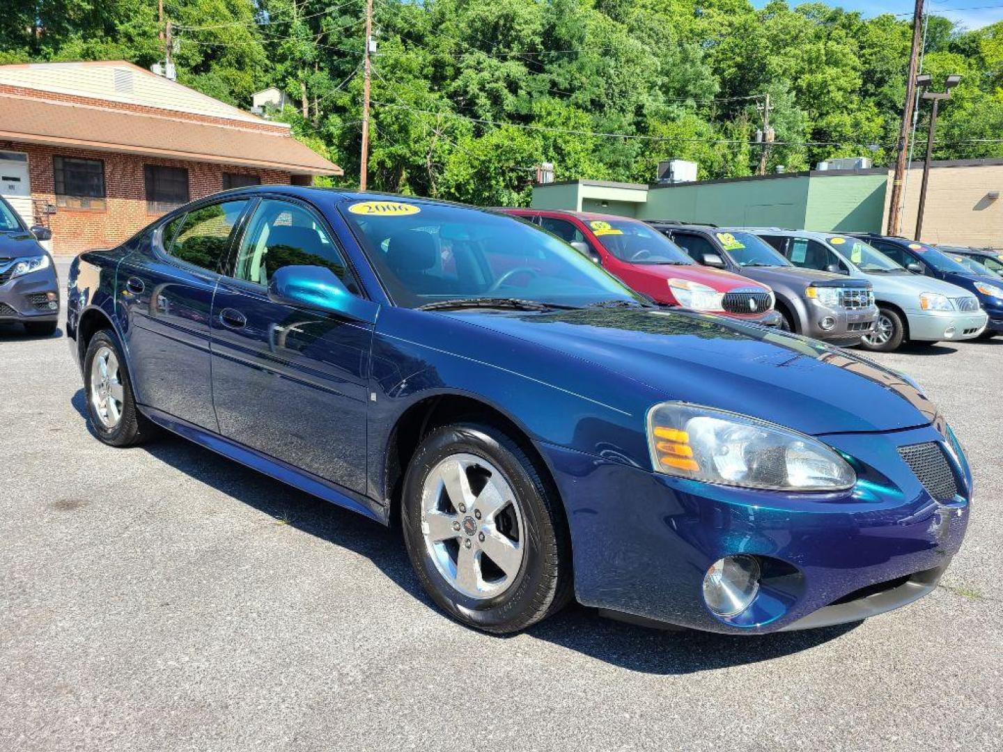2006 GREEN PONTIAC GRAND PRIX BASE (2G2WP552561) with an 3.8L engine, Automatic transmission, located at 117 North Cameron Street, Harrisburg, PA, 17101, (717) 963-8962, 40.267021, -76.875351 - Photo#6