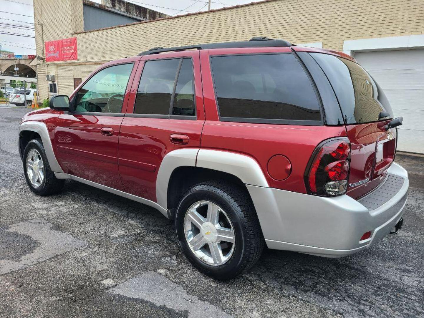 2007 RED CHEVROLET TRAILBLAZER LT (1GNDT13S872) with an 4.2L engine, Automatic transmission, located at 117 North Cameron Street, Harrisburg, PA, 17101, (717) 963-8962, 40.267021, -76.875351 - WE FINANCE!!! Good Credit/ Bad Credit/ No Credit - ALL Trade-Ins Welcomed!!! ***Guaranteed Credit Approval*** APPLY ONLINE or CALL us TODAY ;) Internet Prices and Marketplace Prices are SPECIAL discounted ***CASH DEALS*** Retail Prices are higher. Please call us to discuss your cash and finan - Photo#3