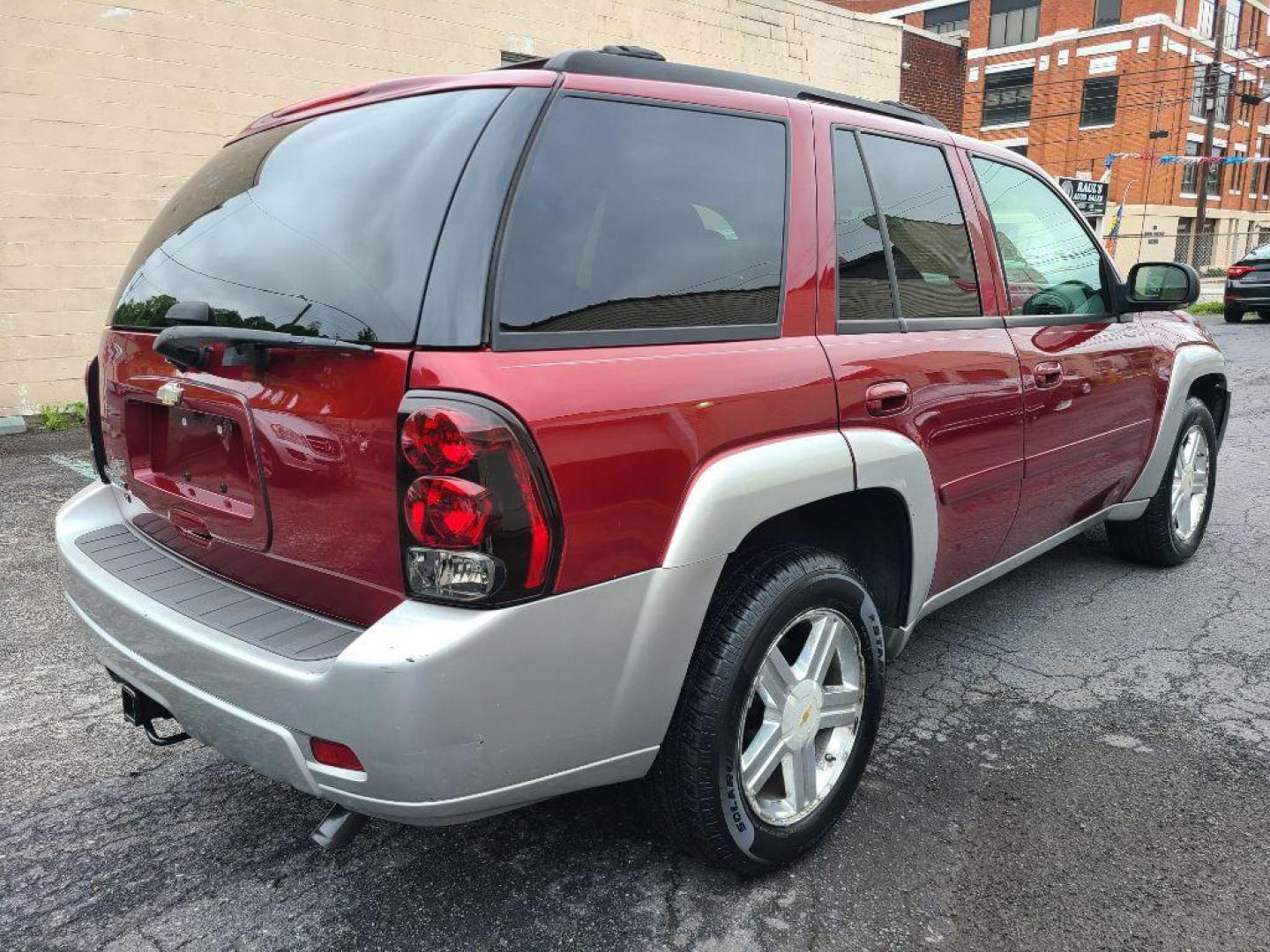 2007 RED CHEVROLET TRAILBLAZER LT (1GNDT13S872) with an 4.2L engine, Automatic transmission, located at 117 North Cameron Street, Harrisburg, PA, 17101, (717) 963-8962, 40.267021, -76.875351 - WE FINANCE!!! Good Credit/ Bad Credit/ No Credit - ALL Trade-Ins Welcomed!!! ***Guaranteed Credit Approval*** APPLY ONLINE or CALL us TODAY ;) Internet Prices and Marketplace Prices are SPECIAL discounted ***CASH DEALS*** Retail Prices are higher. Please call us to discuss your cash and finan - Photo#6