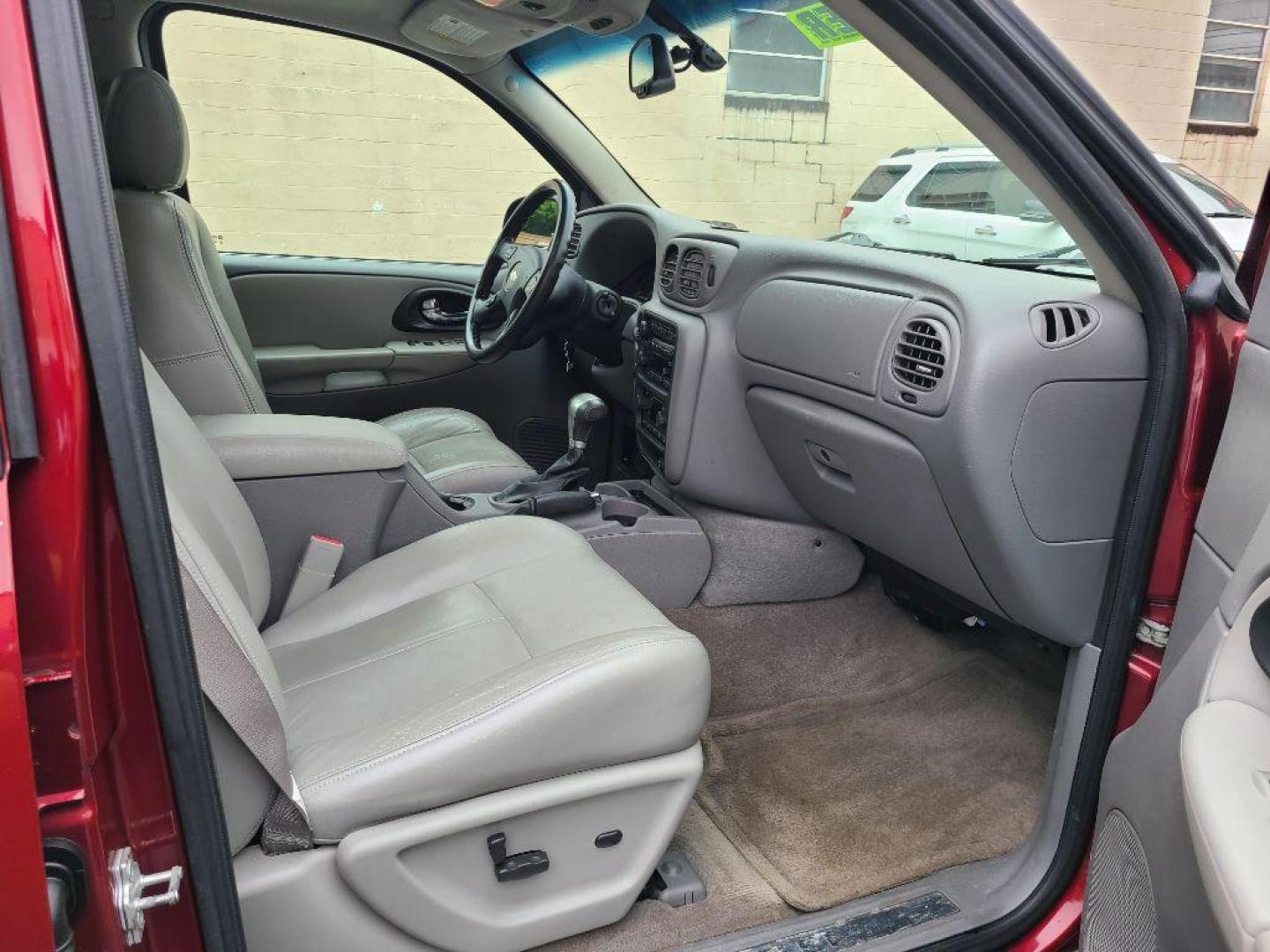 2007 RED CHEVROLET TRAILBLAZER LT (1GNDT13S872) with an 4.2L engine, Automatic transmission, located at 117 North Cameron Street, Harrisburg, PA, 17101, (717) 963-8962, 40.267021, -76.875351 - WE FINANCE!!! Good Credit/ Bad Credit/ No Credit - ALL Trade-Ins Welcomed!!! ***Guaranteed Credit Approval*** APPLY ONLINE or CALL us TODAY ;) Internet Prices and Marketplace Prices are SPECIAL discounted ***CASH DEALS*** Retail Prices are higher. Please call us to discuss your cash and finan - Photo#9